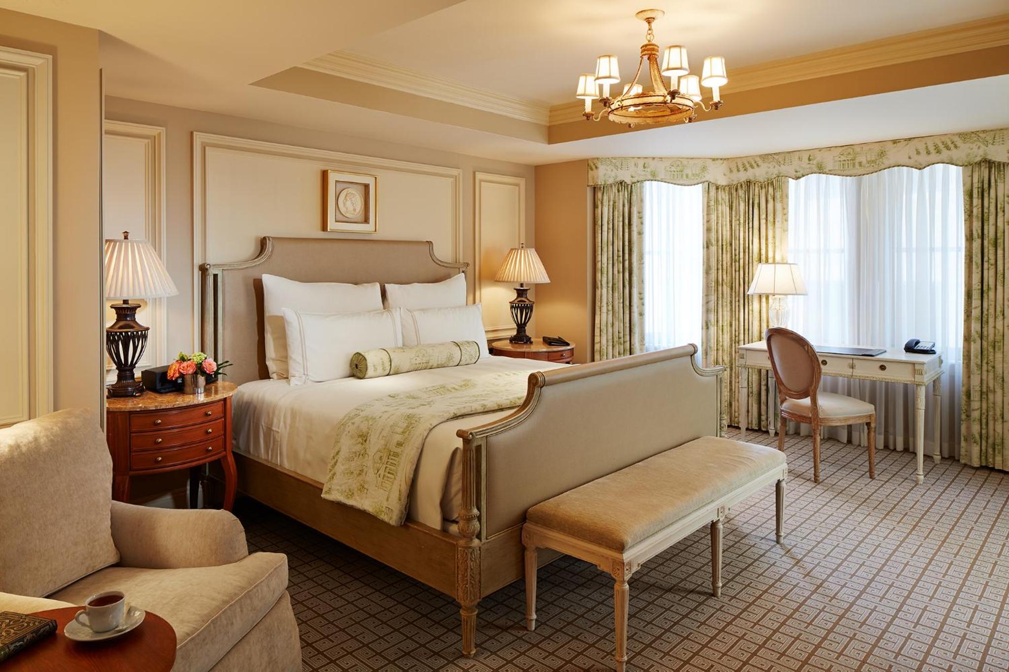 Deluxe King Room - Photo 4