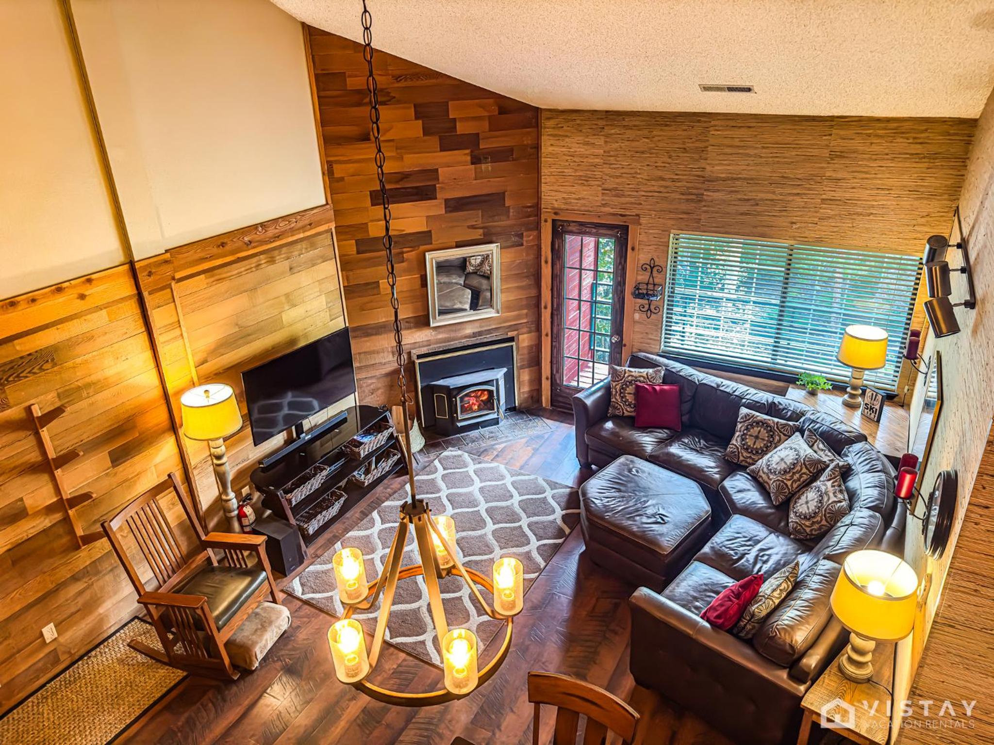 Three-Bedroom Apartment photo 1