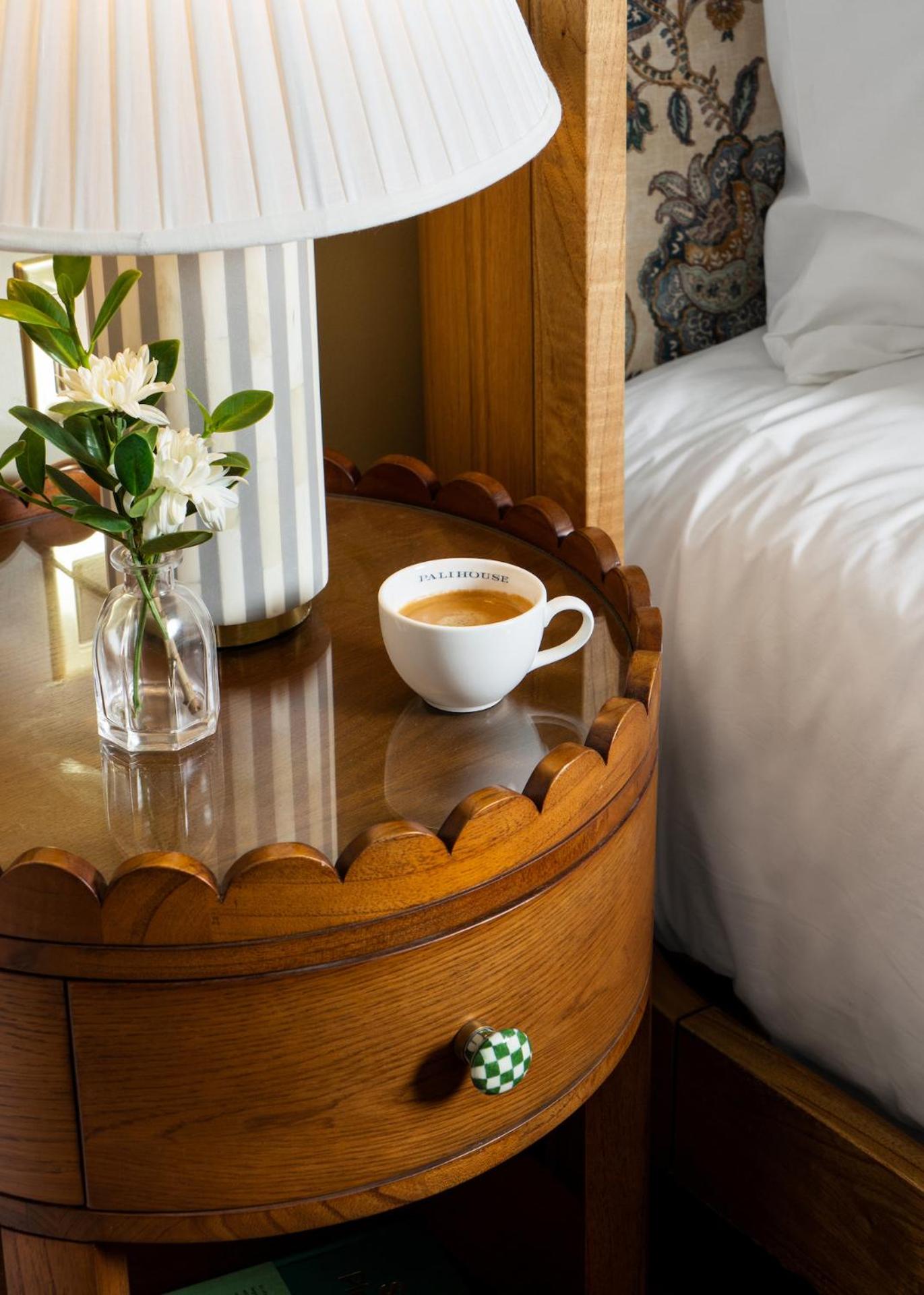 Standard King Room - Photo 11
