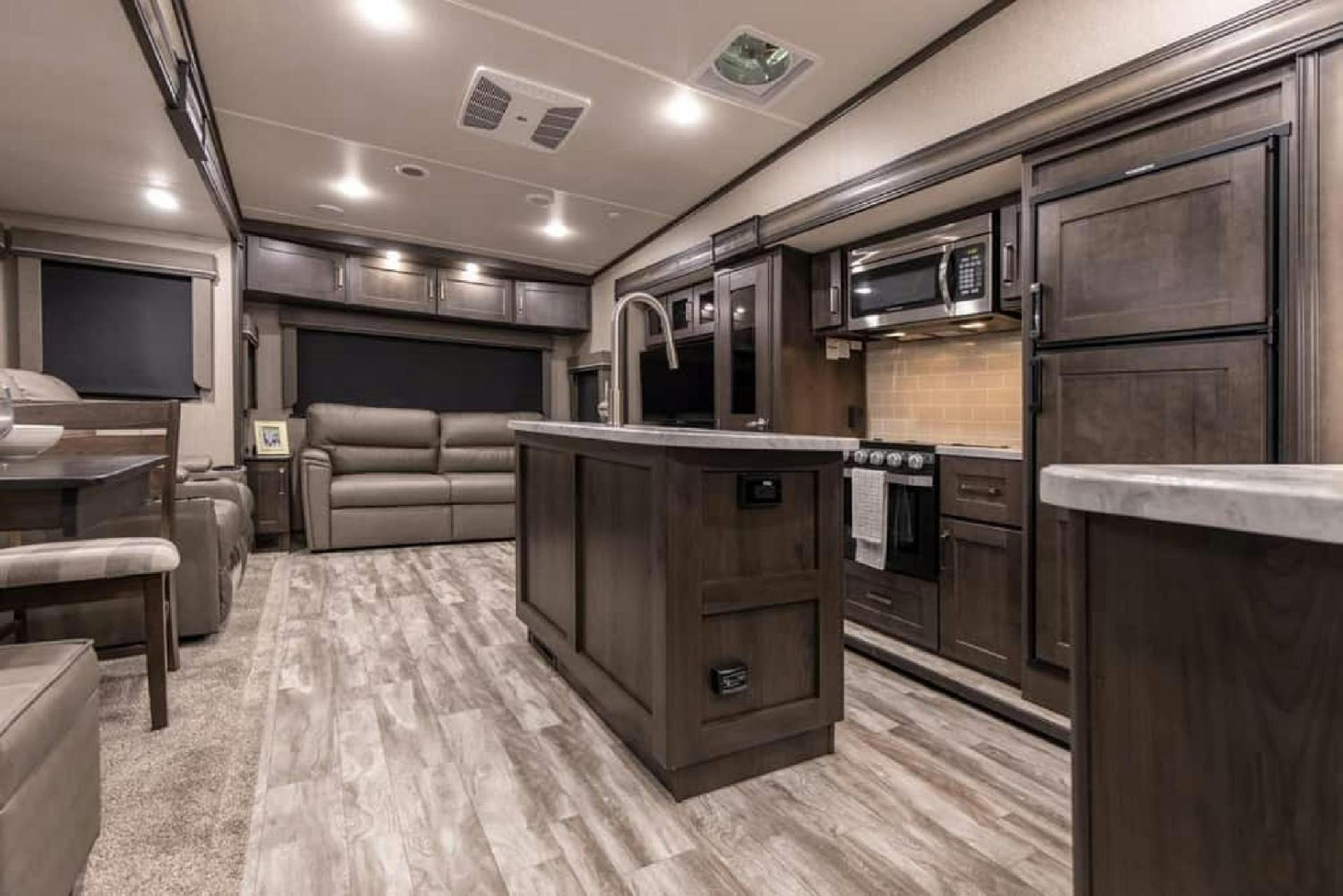 Glamping RV photo 3