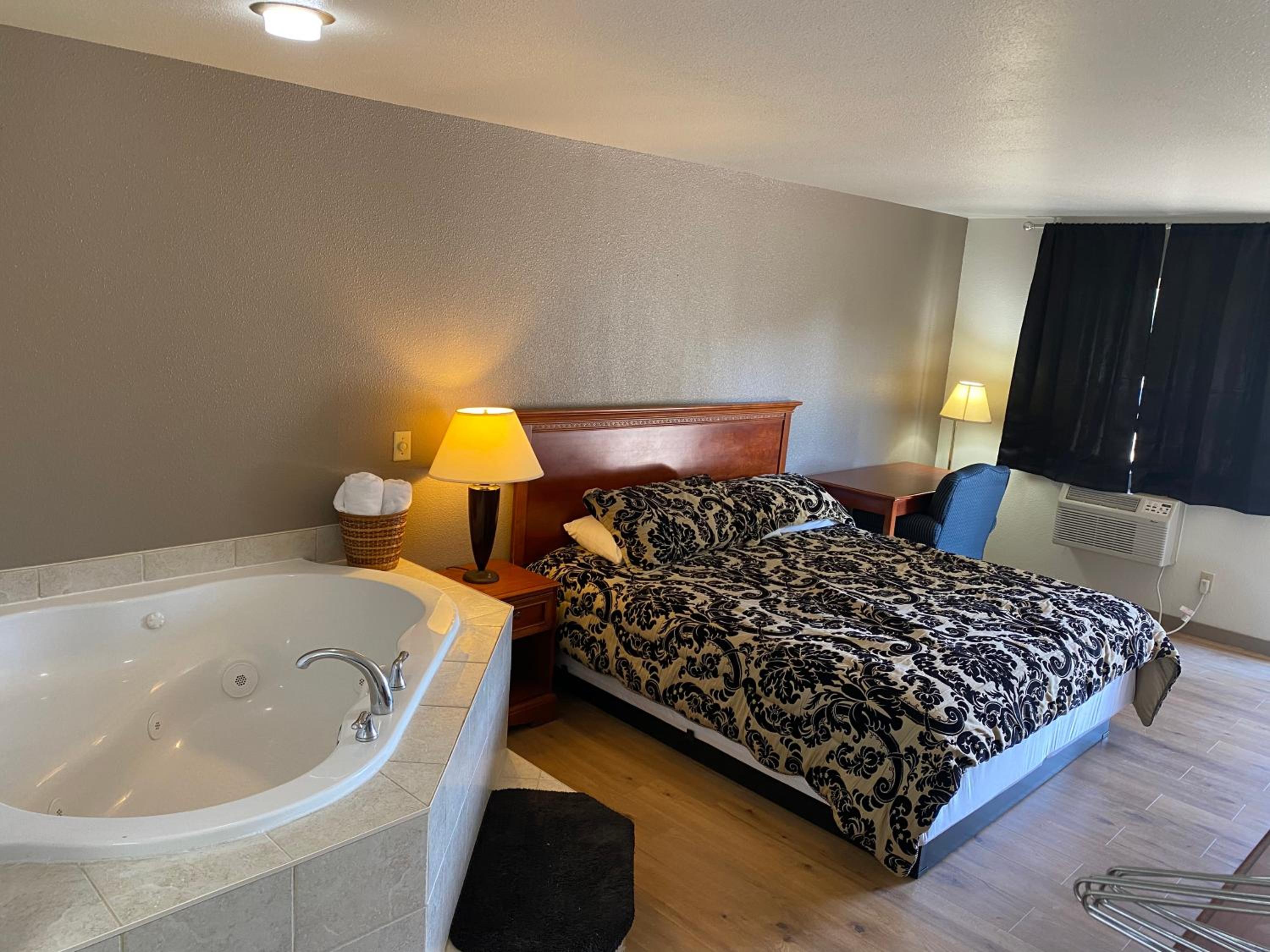 King Room with Spa Bath photo 2
