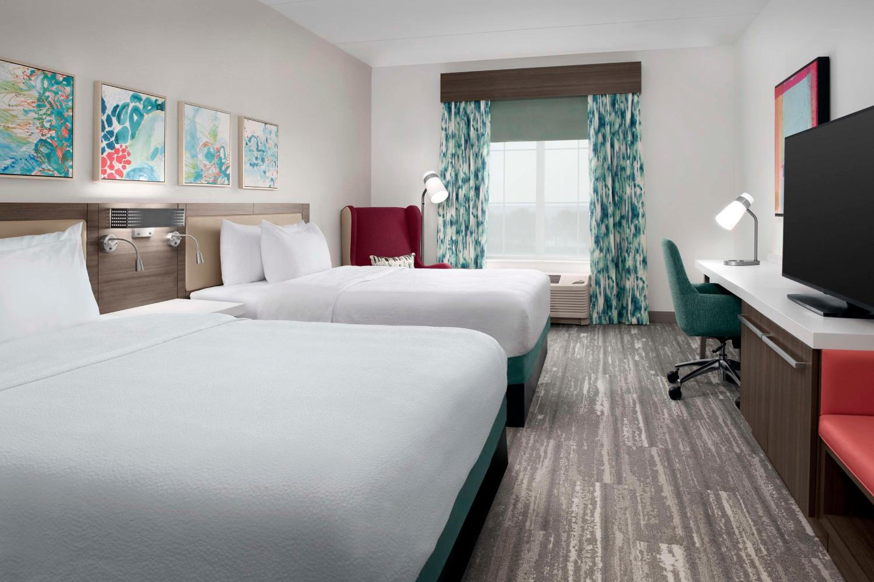 Queen Room with Two Queen Beds - Photo 1