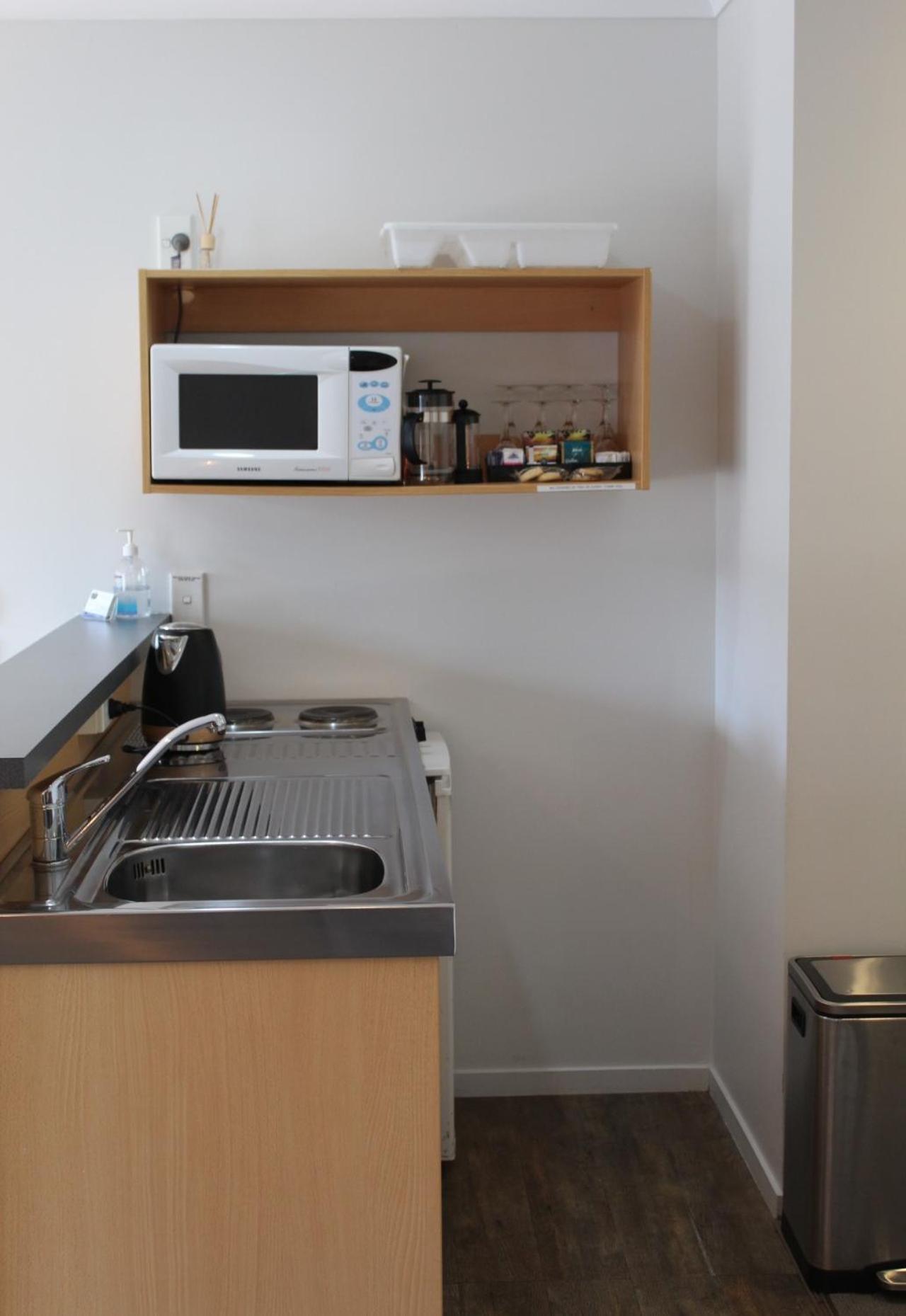 One-Bedroom Apartment photo 2