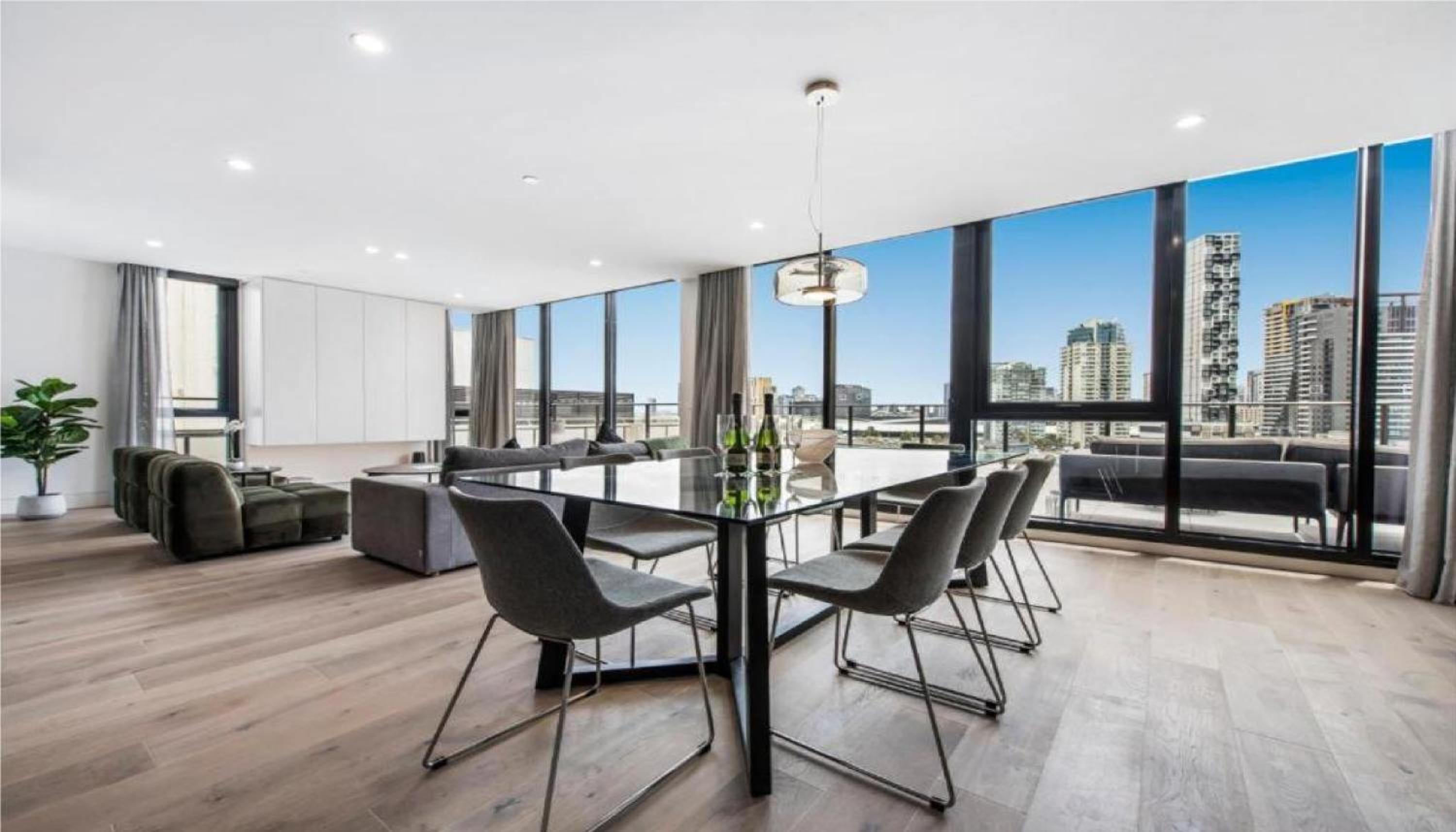 Penthouse Apartment thumbnail 6