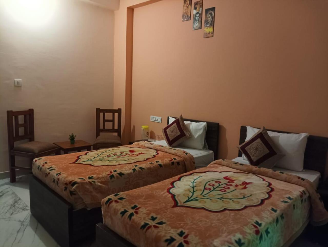 Double Room with Private Bathroom photo 3