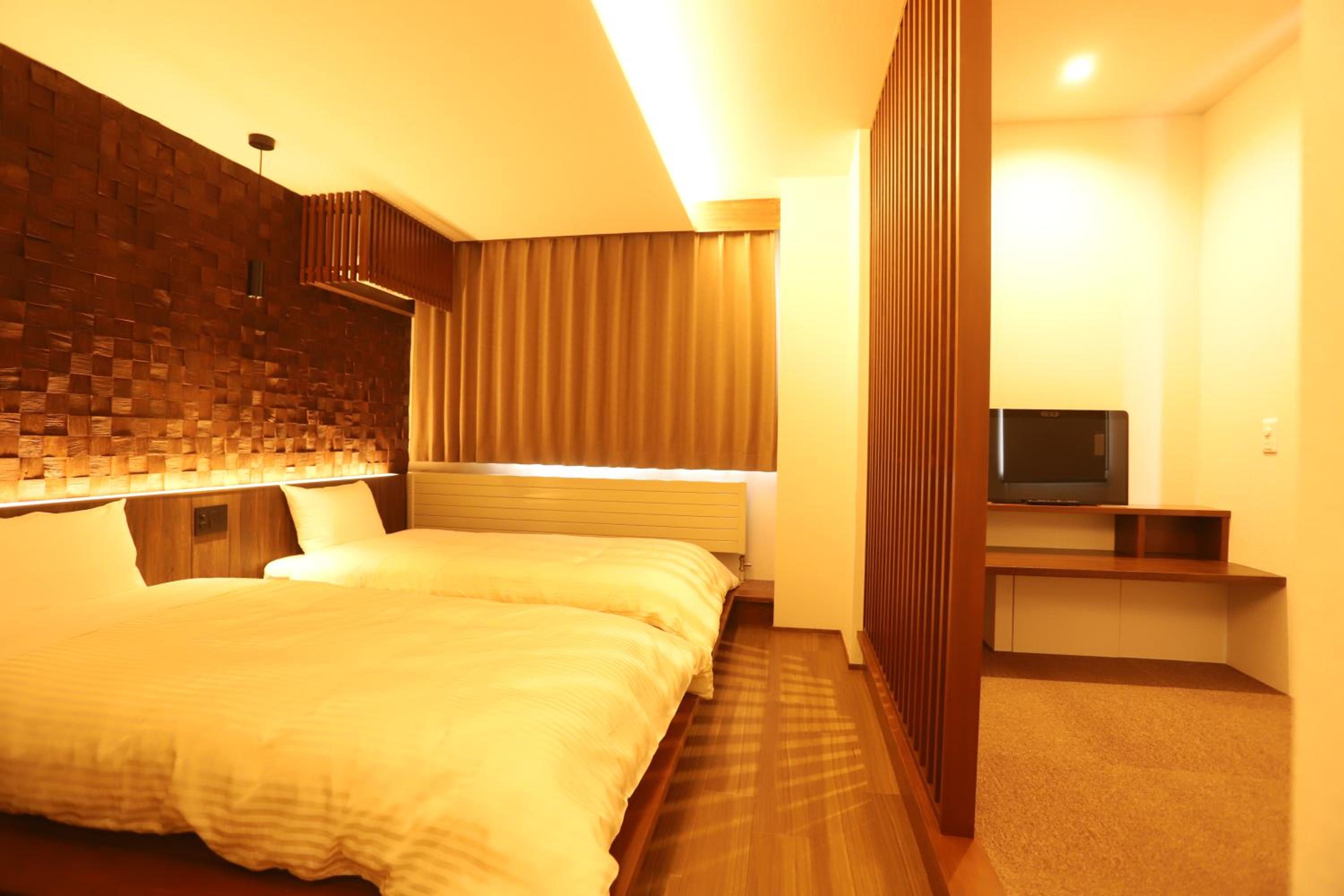 Twin Room with Shower
