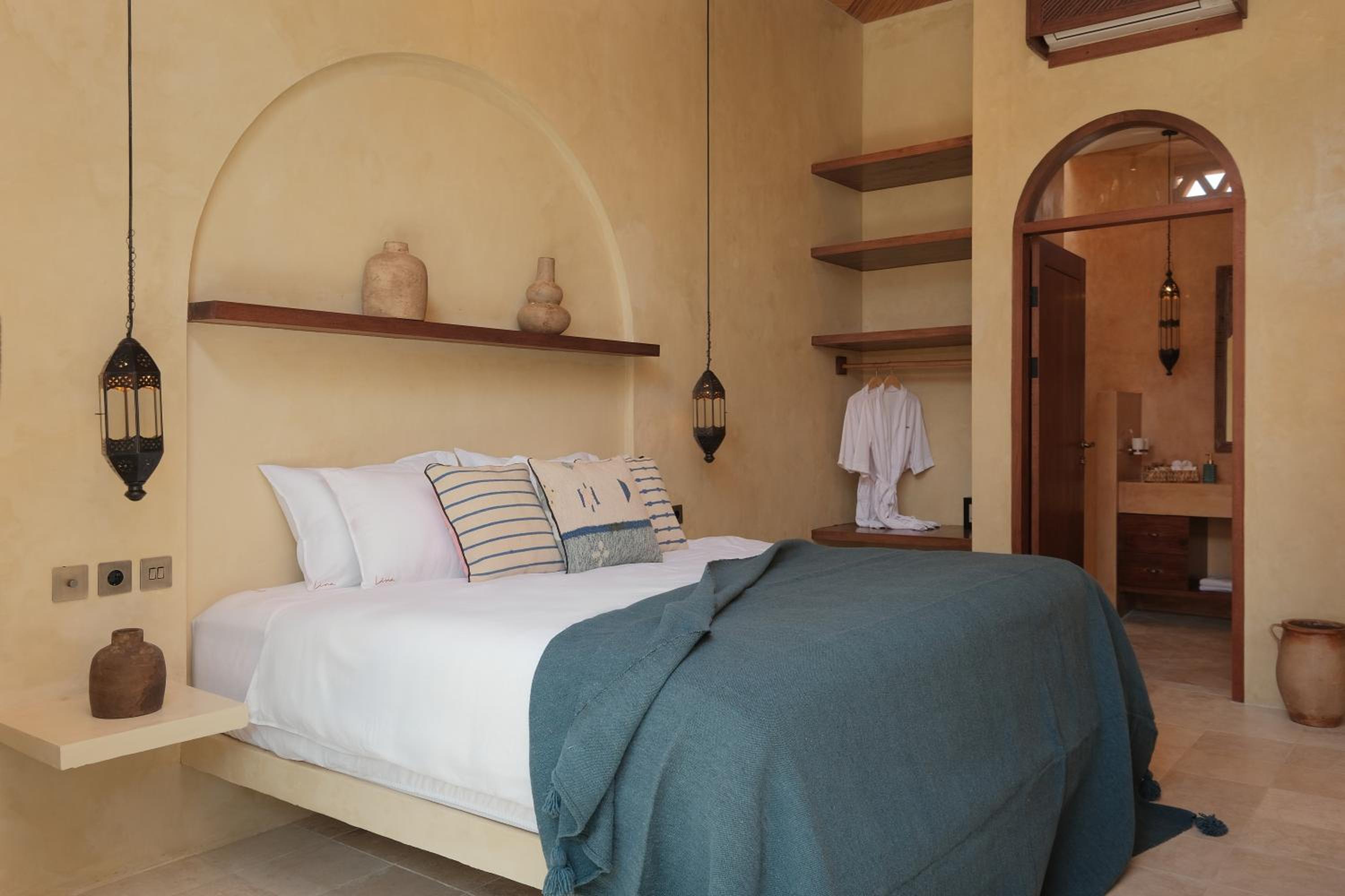 Two Bedroom Lagoon Pool Villa - Photo 9