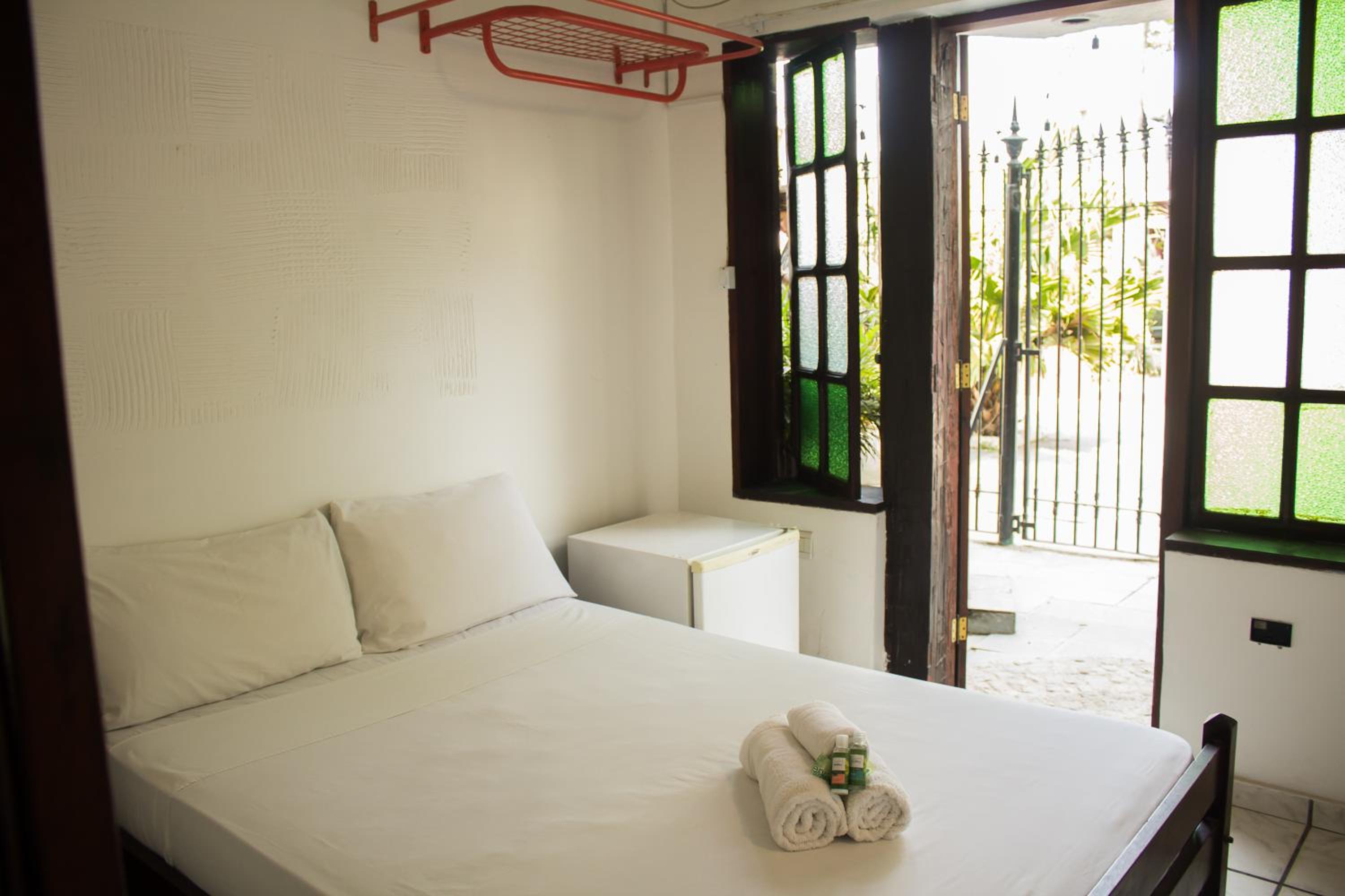 Standard Double Room - Photo 9