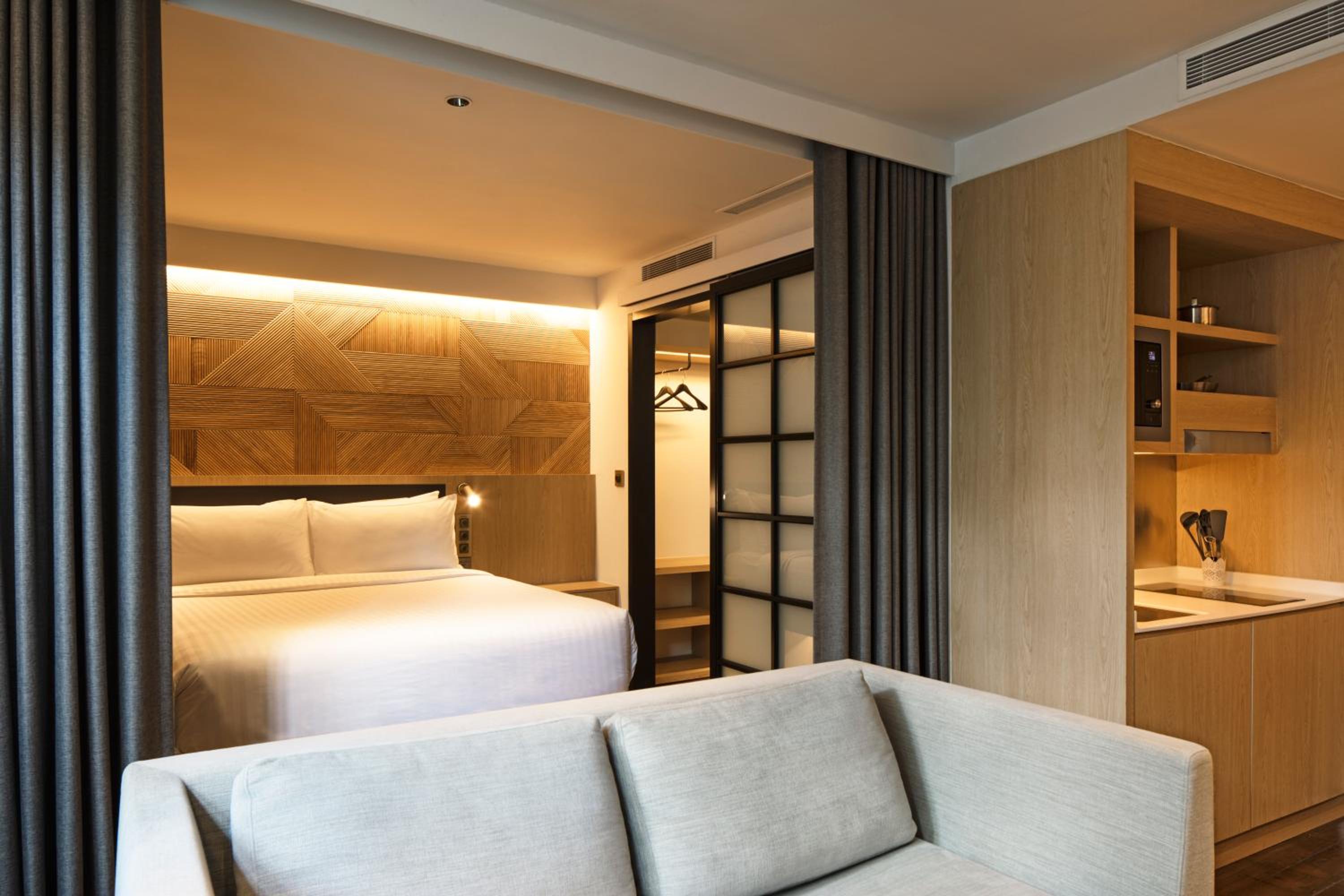 Studio Premier with Balcony or Living Room photo 1