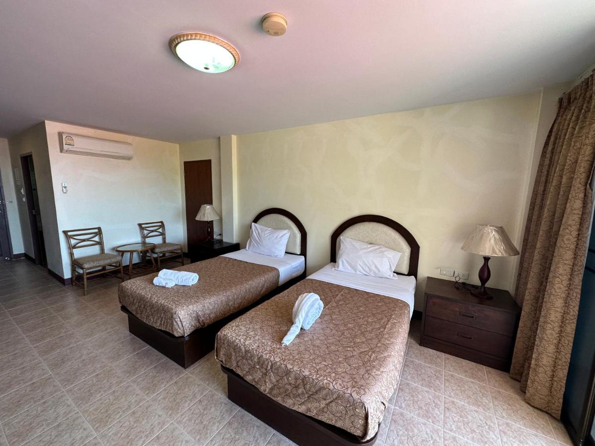 Deluxe Twin Room with Balcony photo 1
