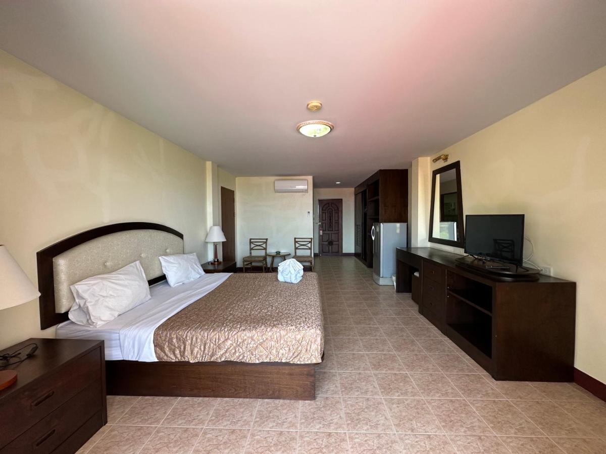 Deluxe Double Room with Balcony photo 1