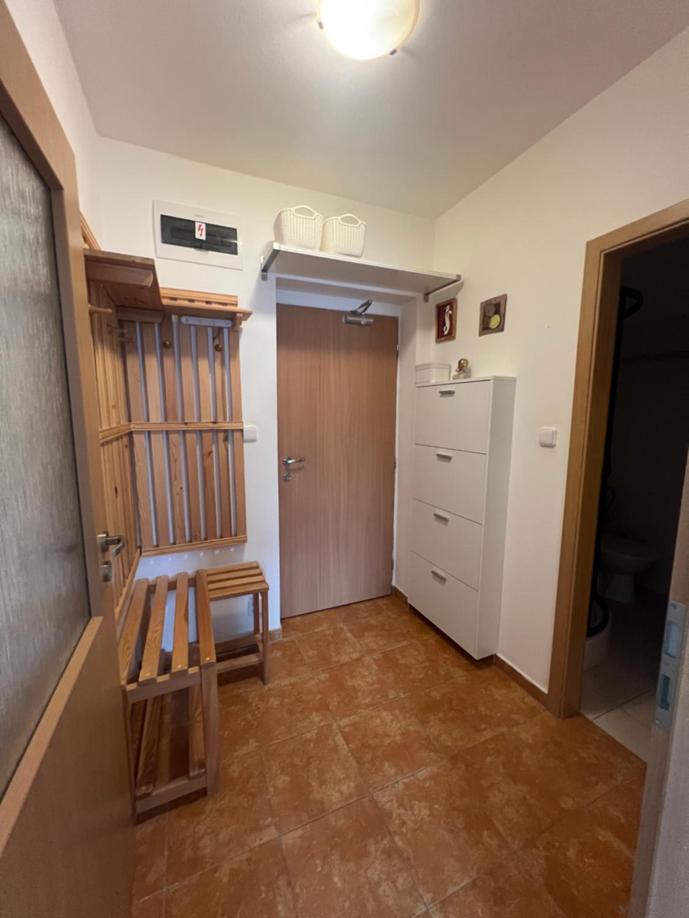 Deluxe One-Bedroom Apartment with City View photo 2