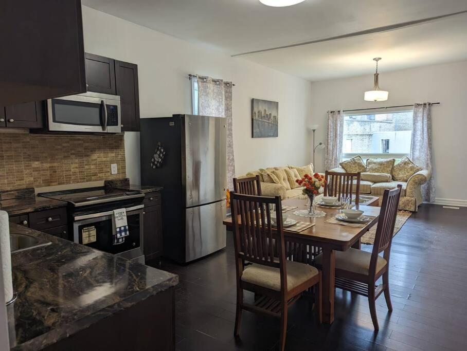 Three-Bedroom Apartment photo 1