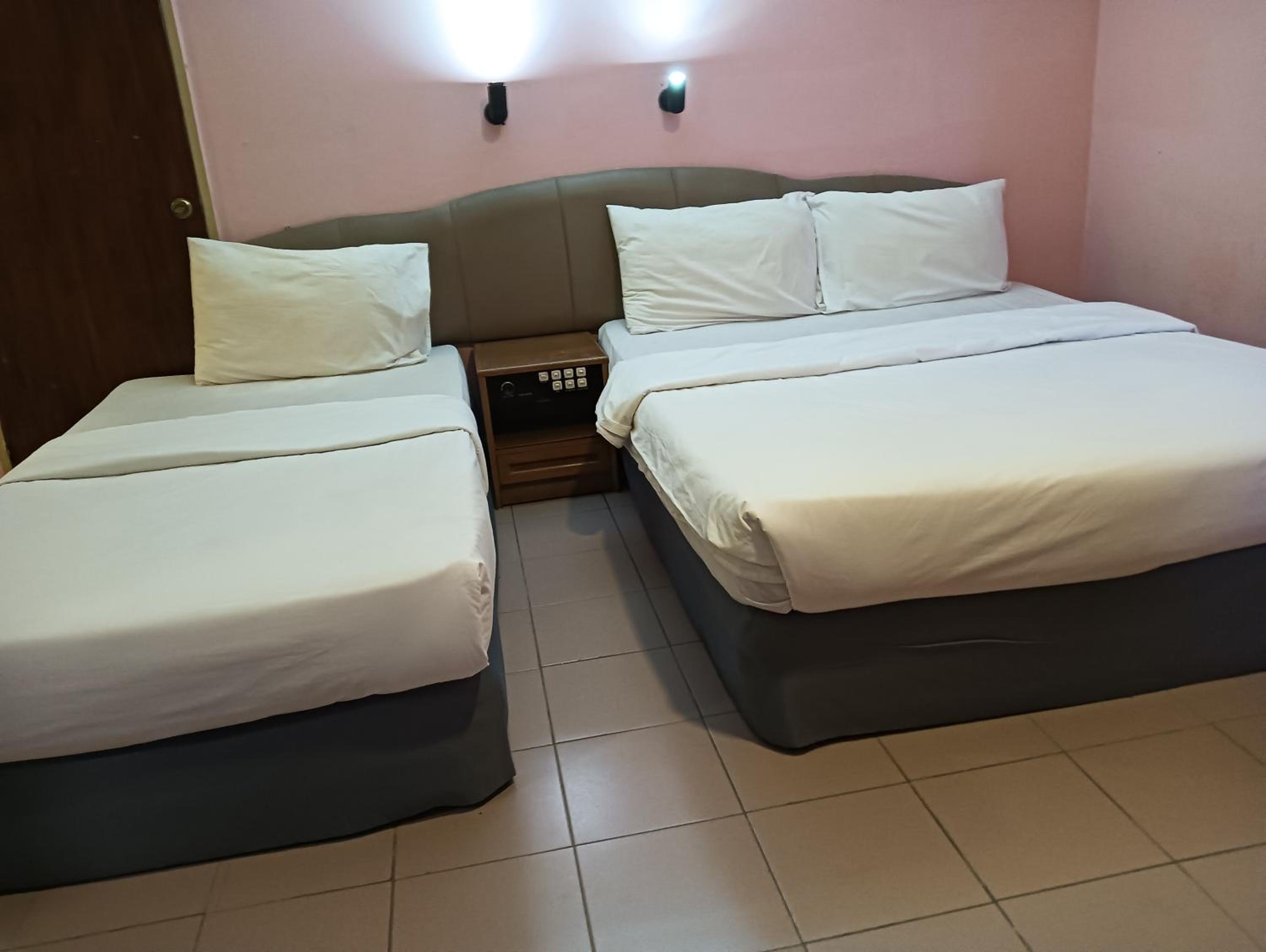 Deluxe Triple Room - Photo 3