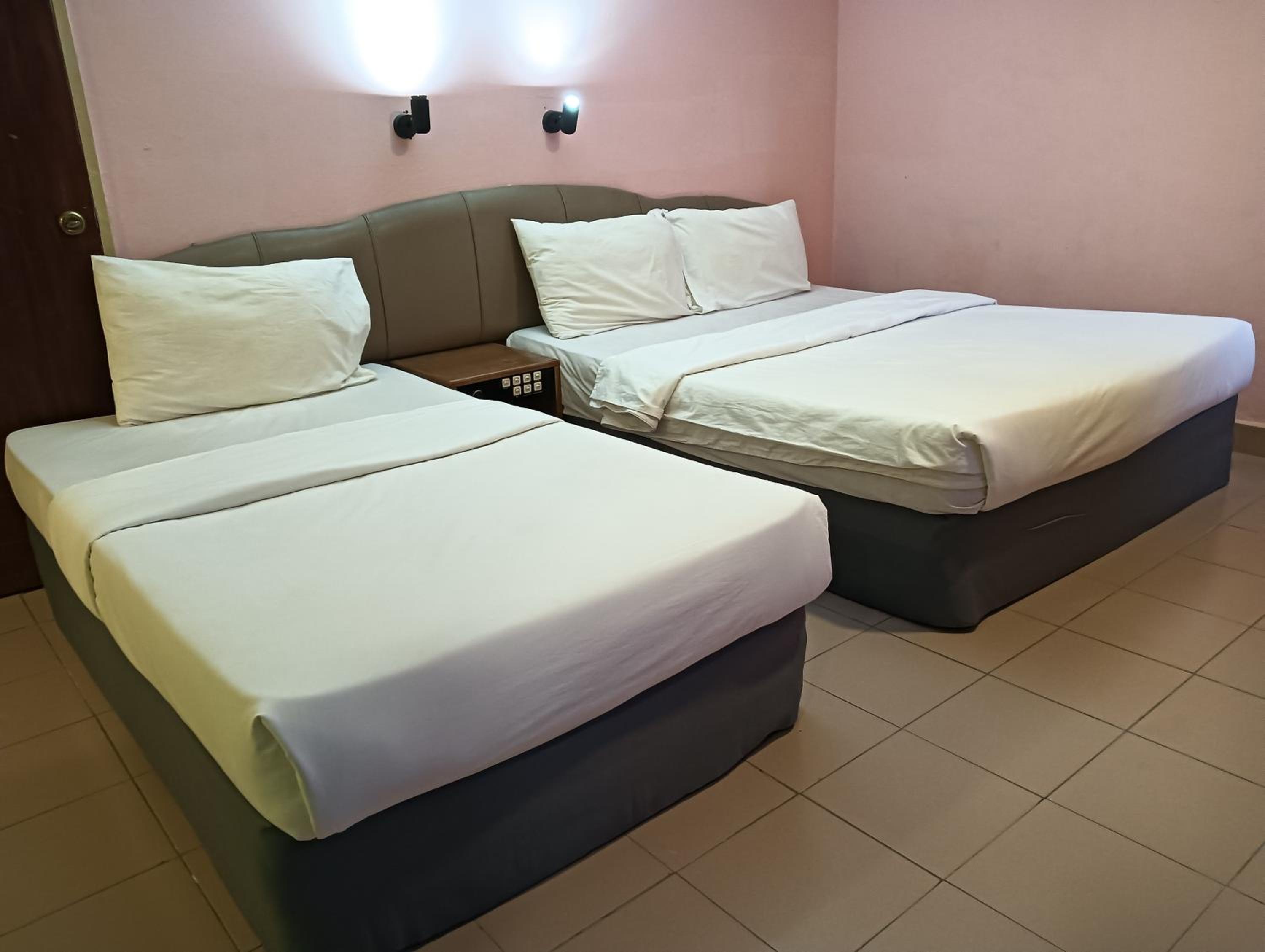 Deluxe Triple Room - Photo 2