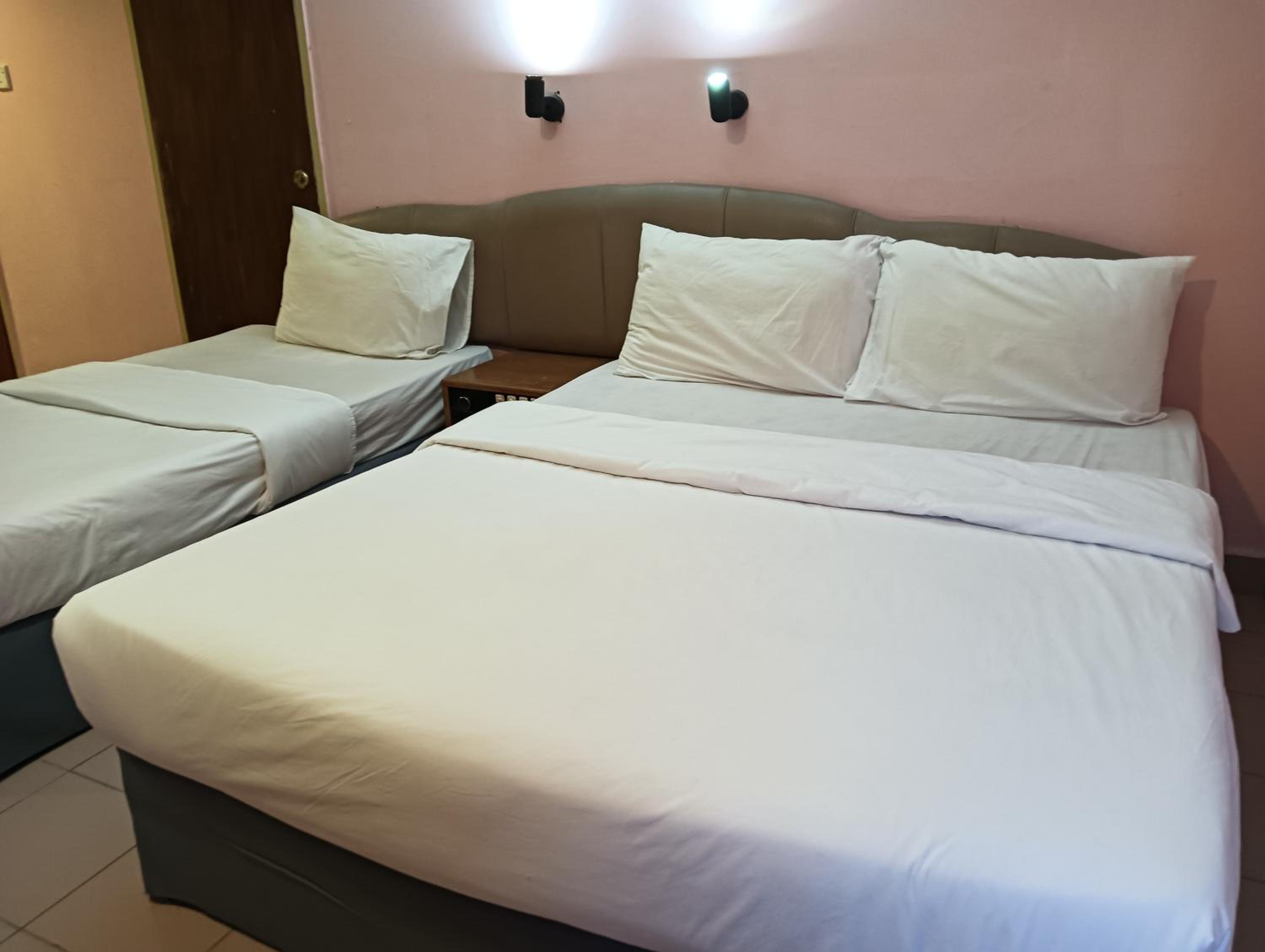 Deluxe Triple Room - Photo 4