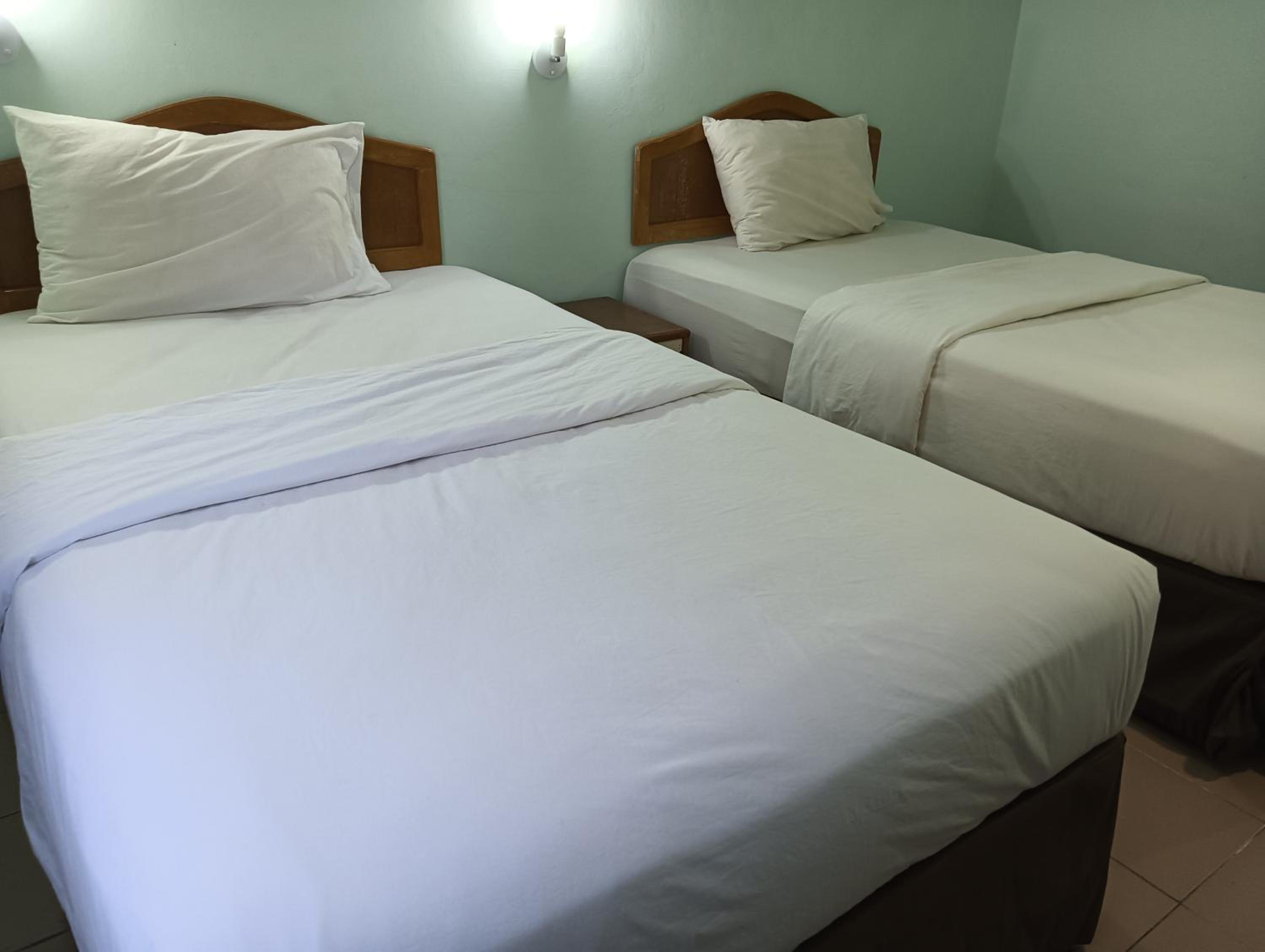 Deluxe Twin Room - Photo 2