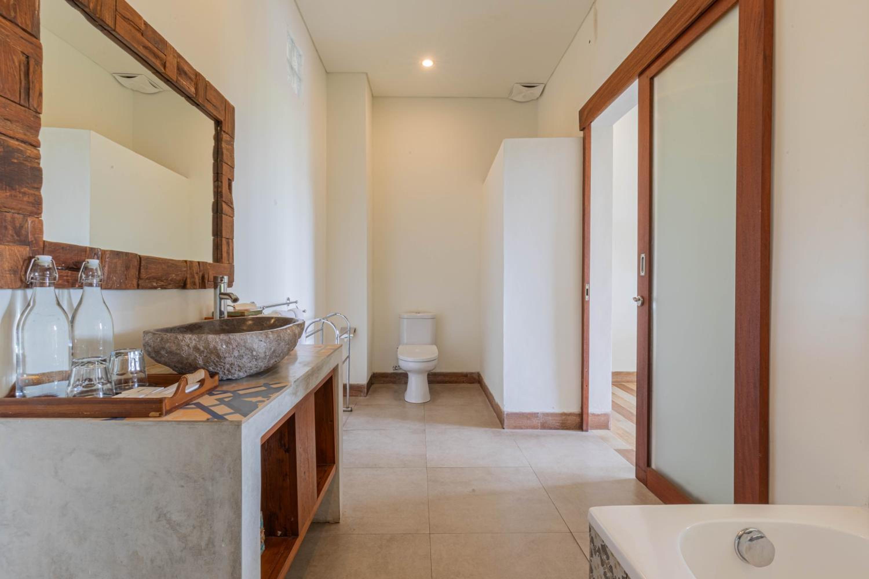 Deluxe Suite - Photo 18