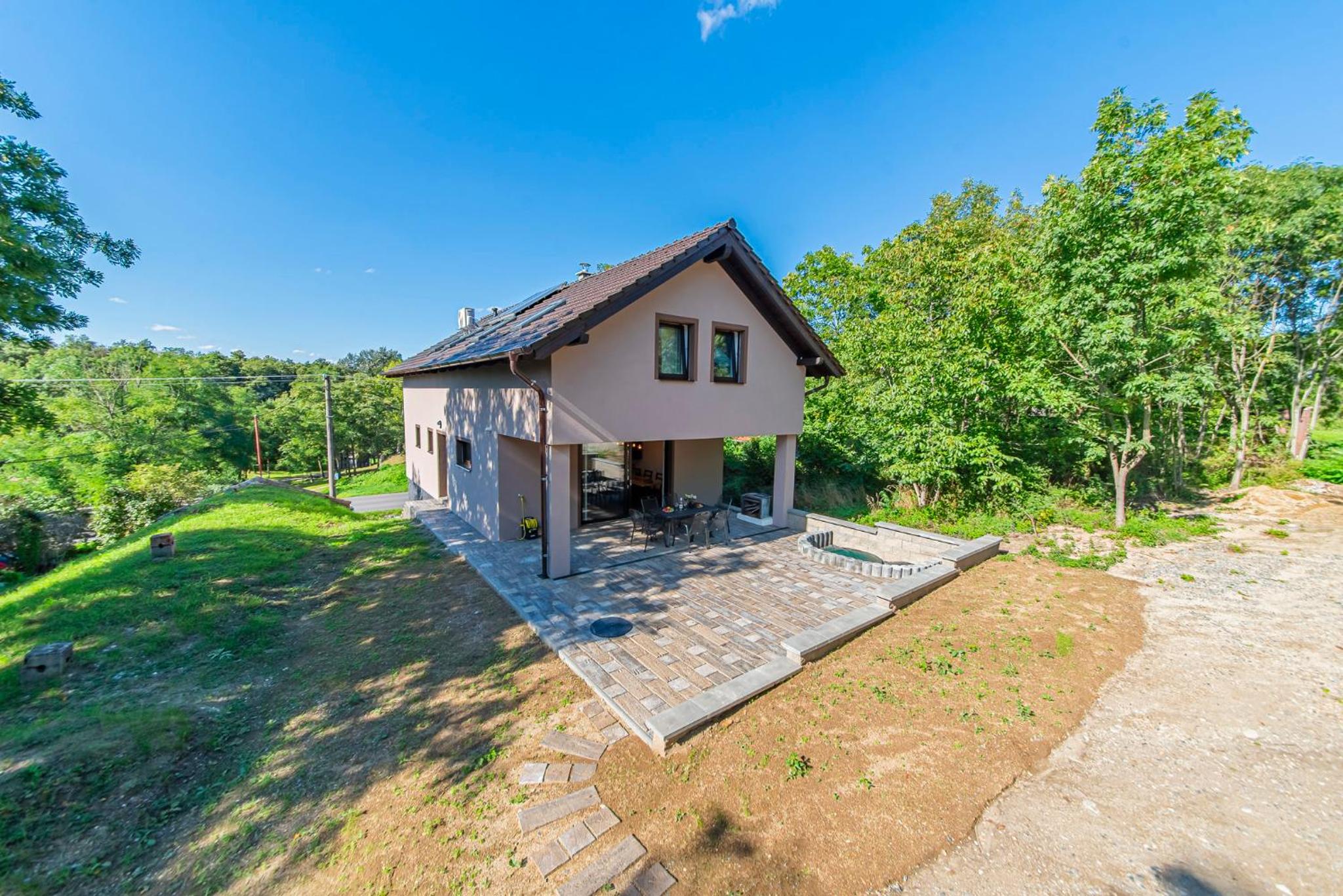 Four-Bedroom House photo 3