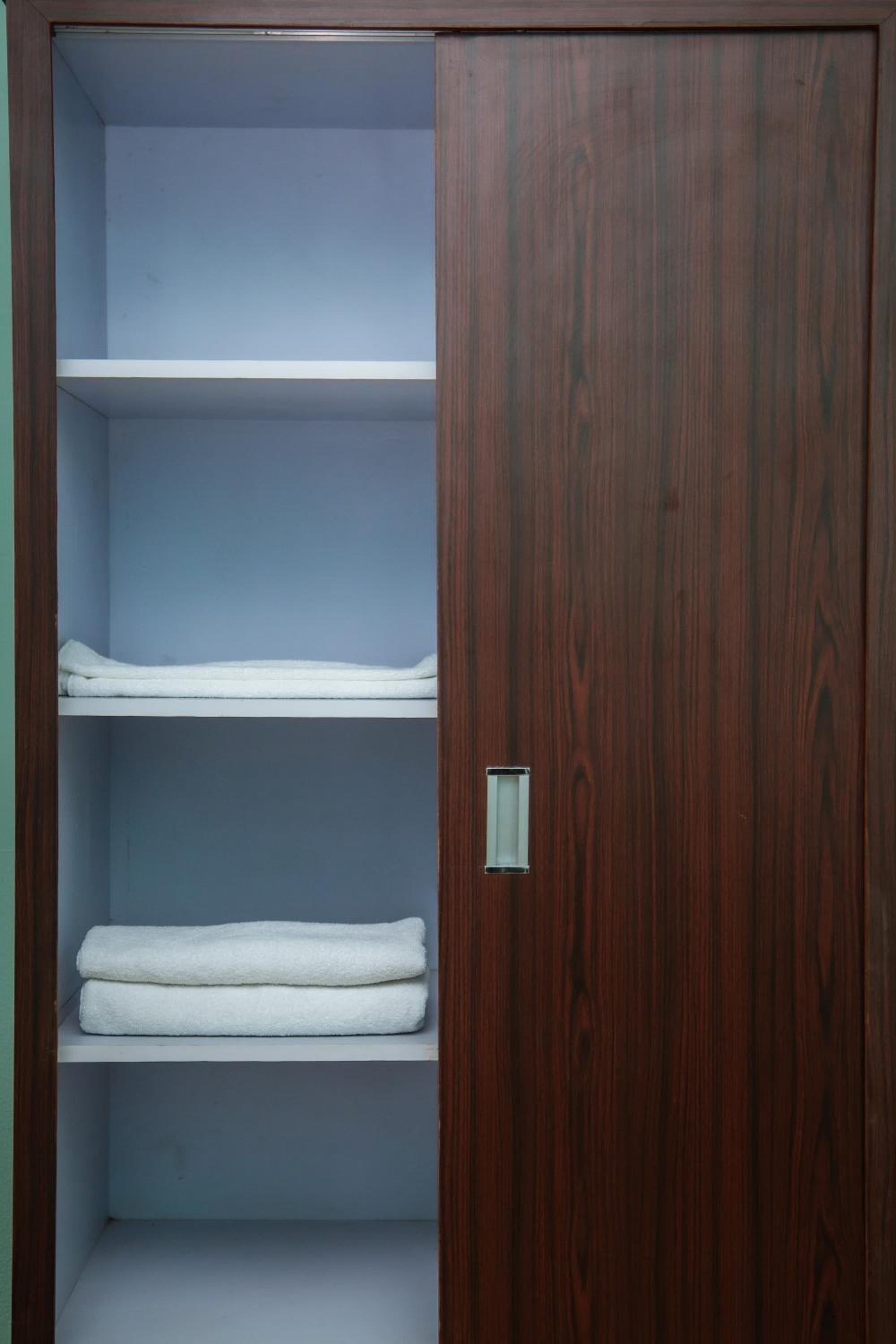 Deluxe Queen Room - Photo 7