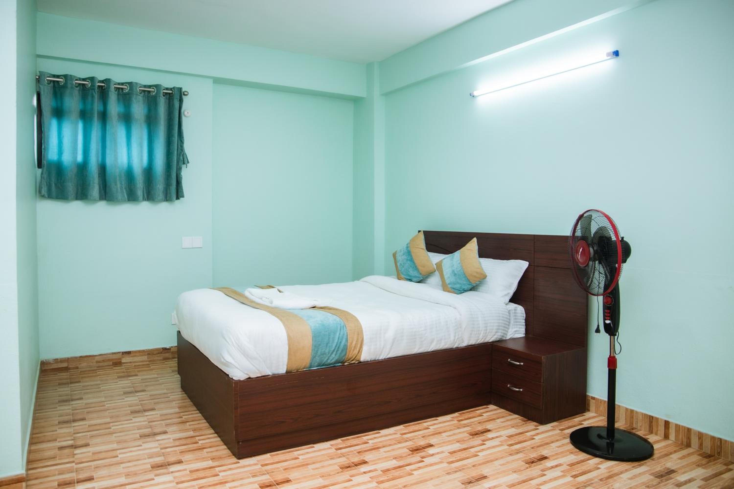 Standard Twin Room - Photo 3