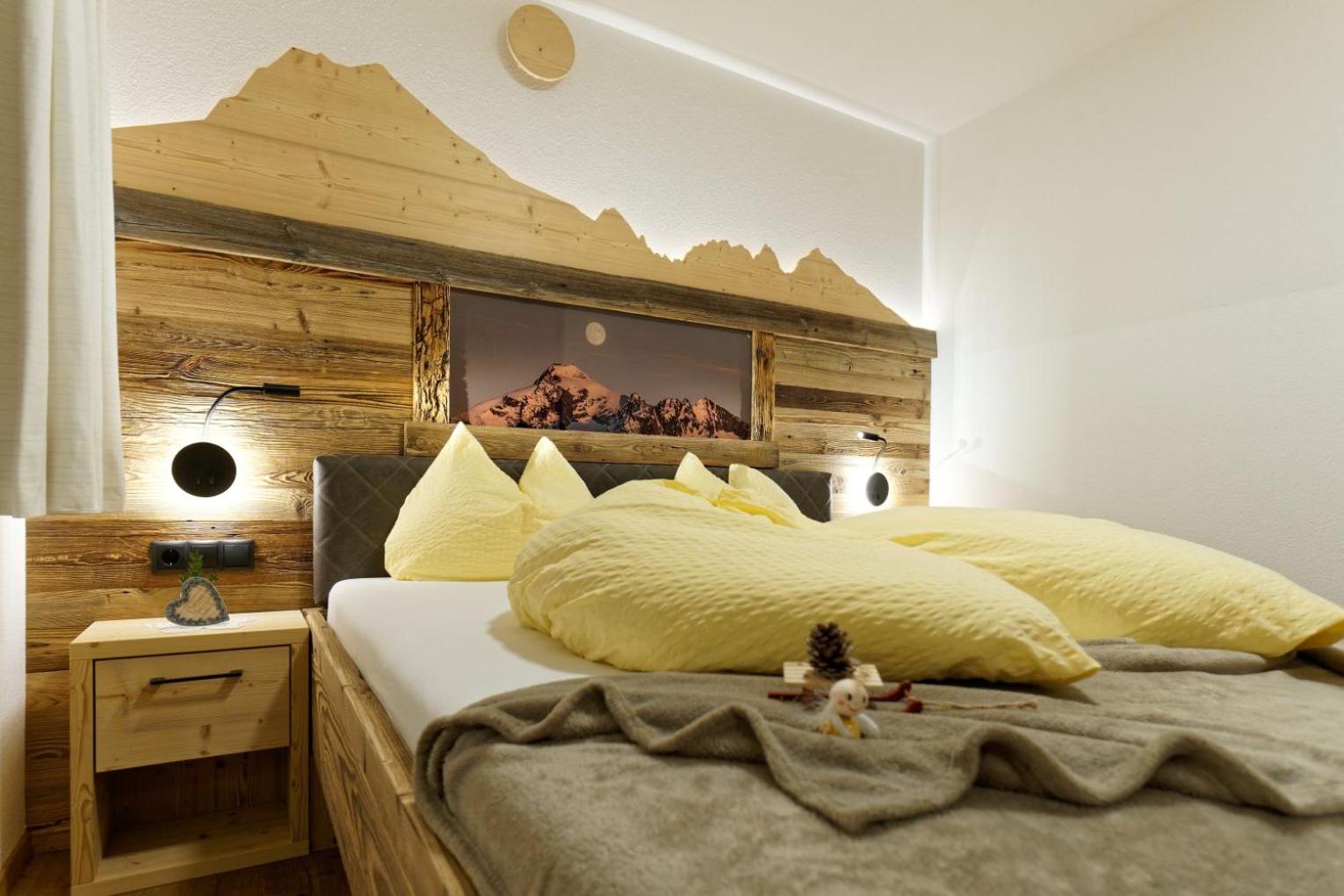 Two-Bedroom Deluxe Apartment with Garden View