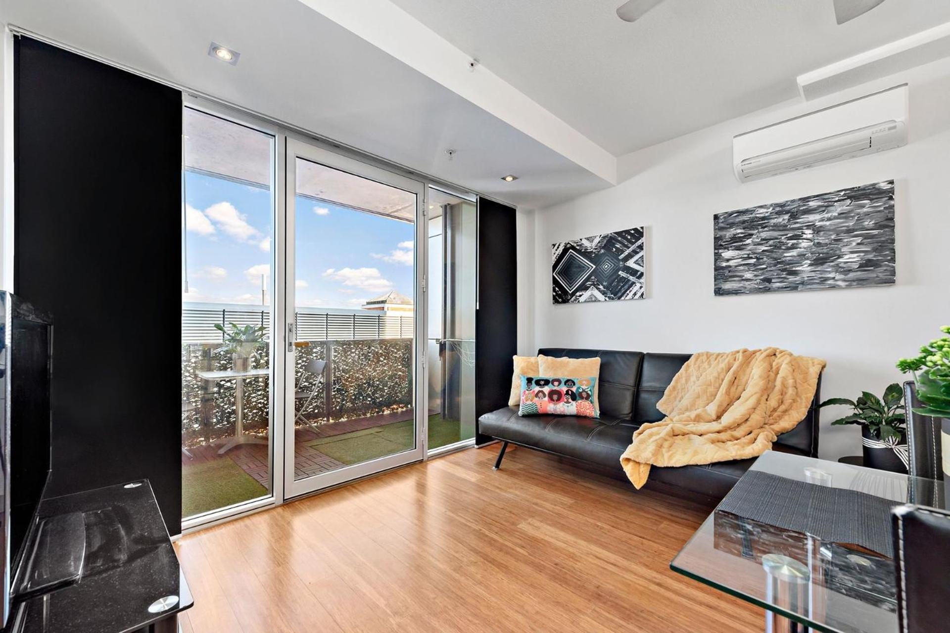 Apartment photo 2