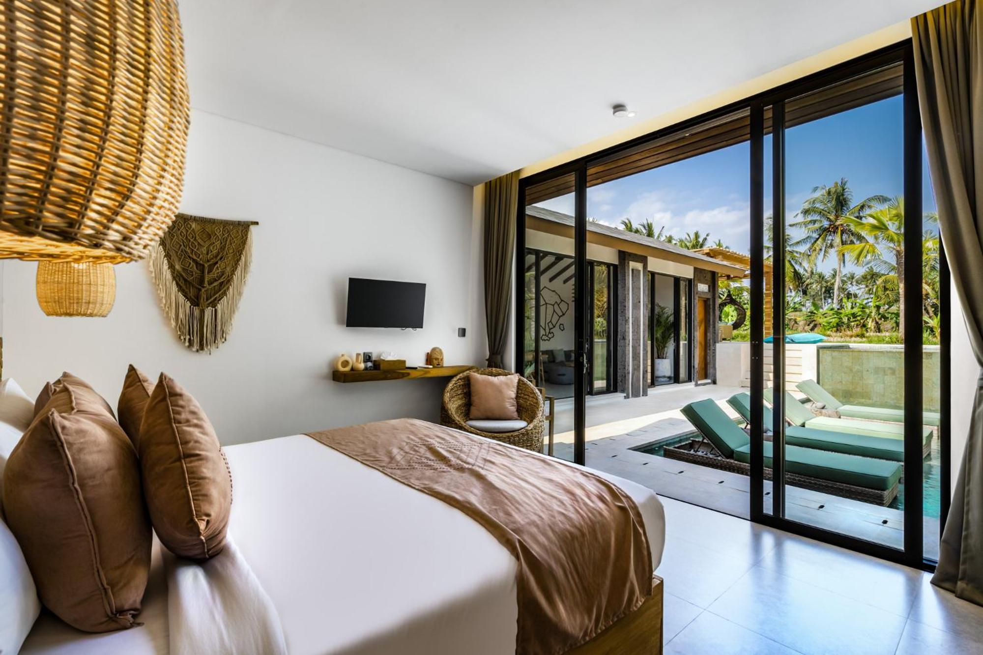 Three-Bedroom Villa - Photo 31