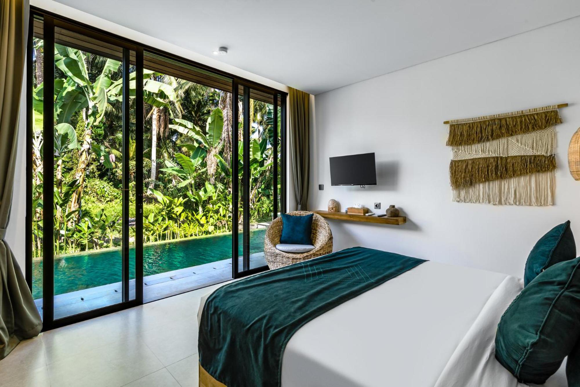 Three-Bedroom Villa - Photo 22