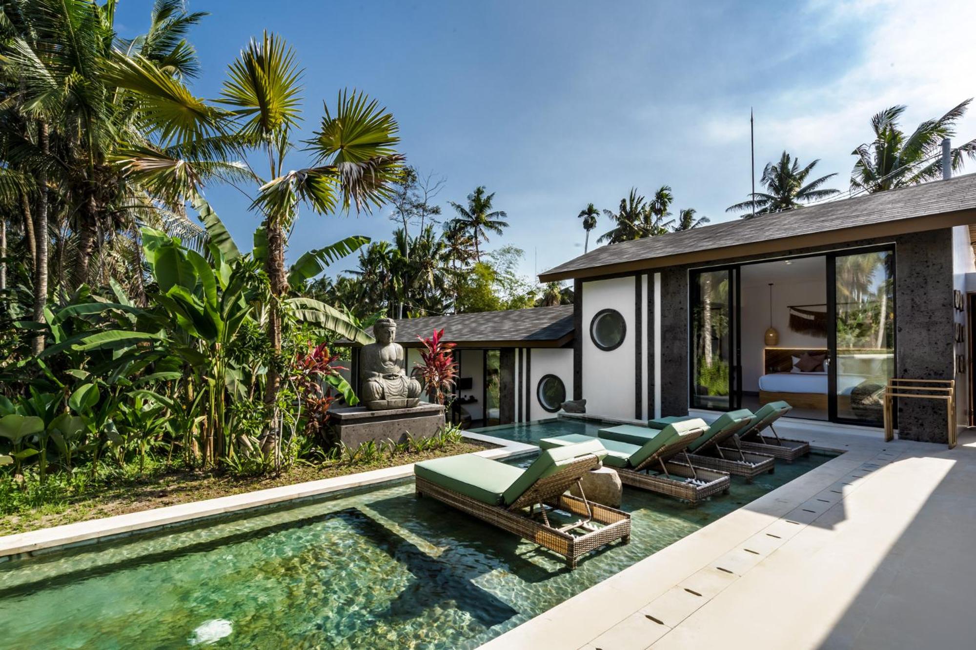 Three-Bedroom Villa - Photo 9