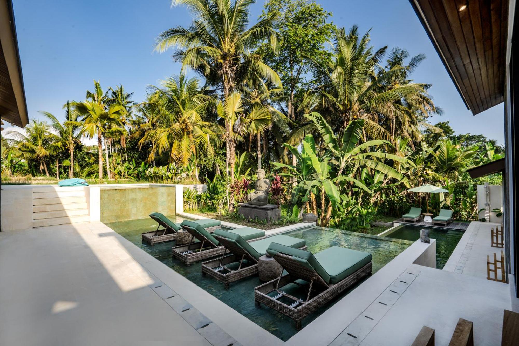 Three-Bedroom Villa - Photo 6