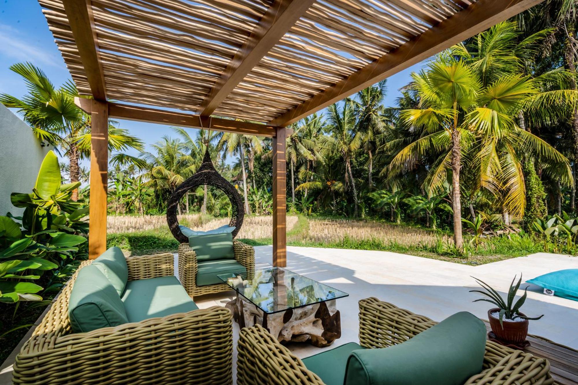 Three-Bedroom Villa - Photo 2