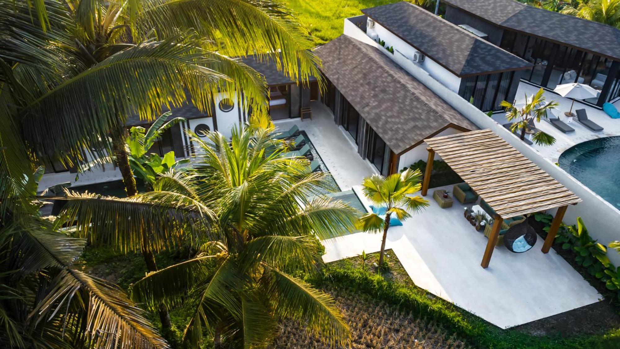 Three-Bedroom Villa - Photo 37