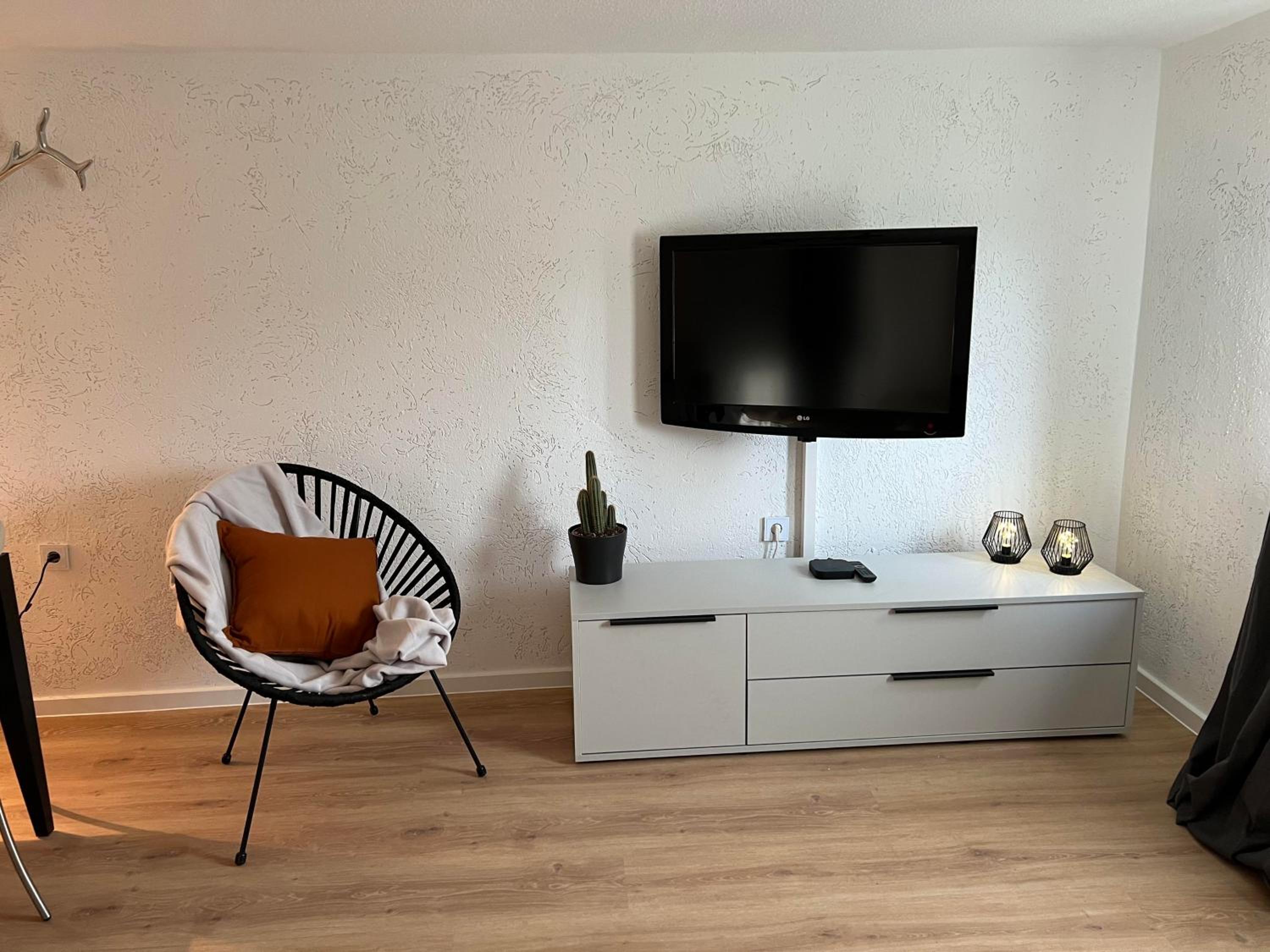 One-Bedroom Apartment With Bath photo 3