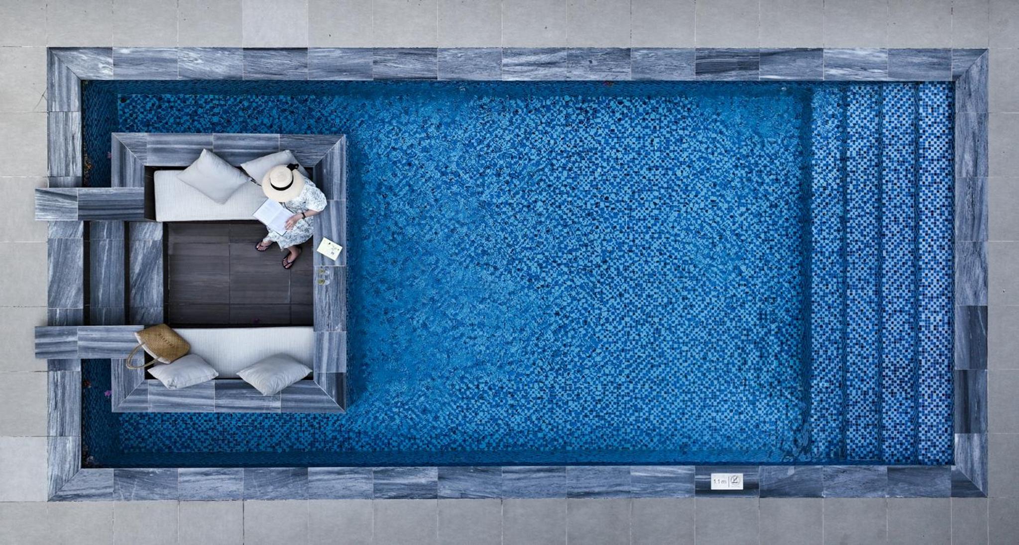 Five-Bedroom Villa with Private Pool - Photo 44