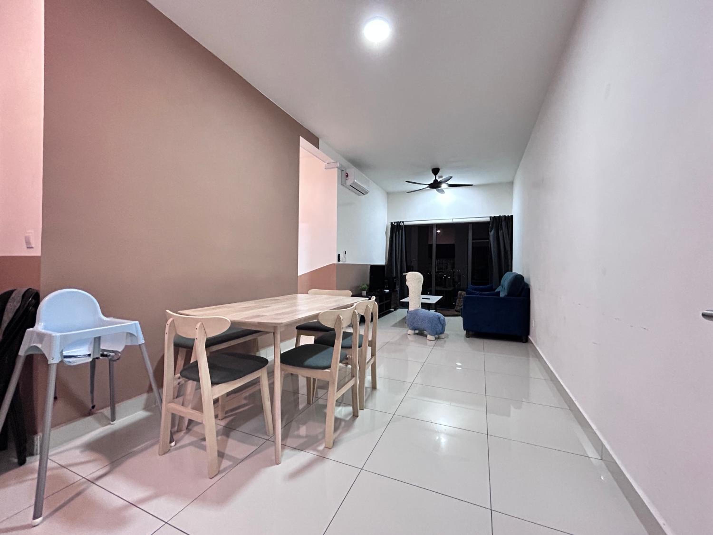 Three-Bedroom Apartment photo 1