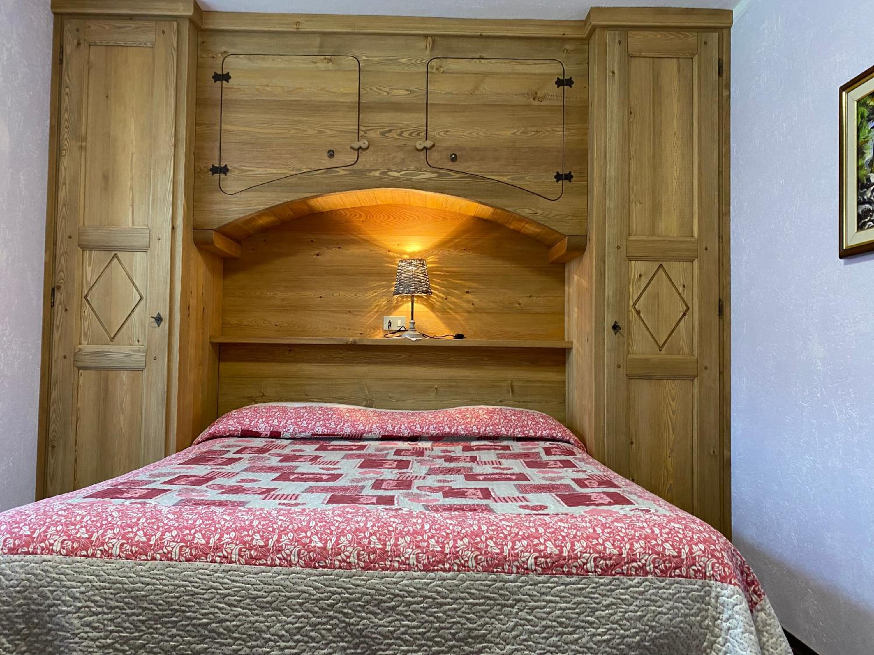 Double Room with Balcony - Photo 4