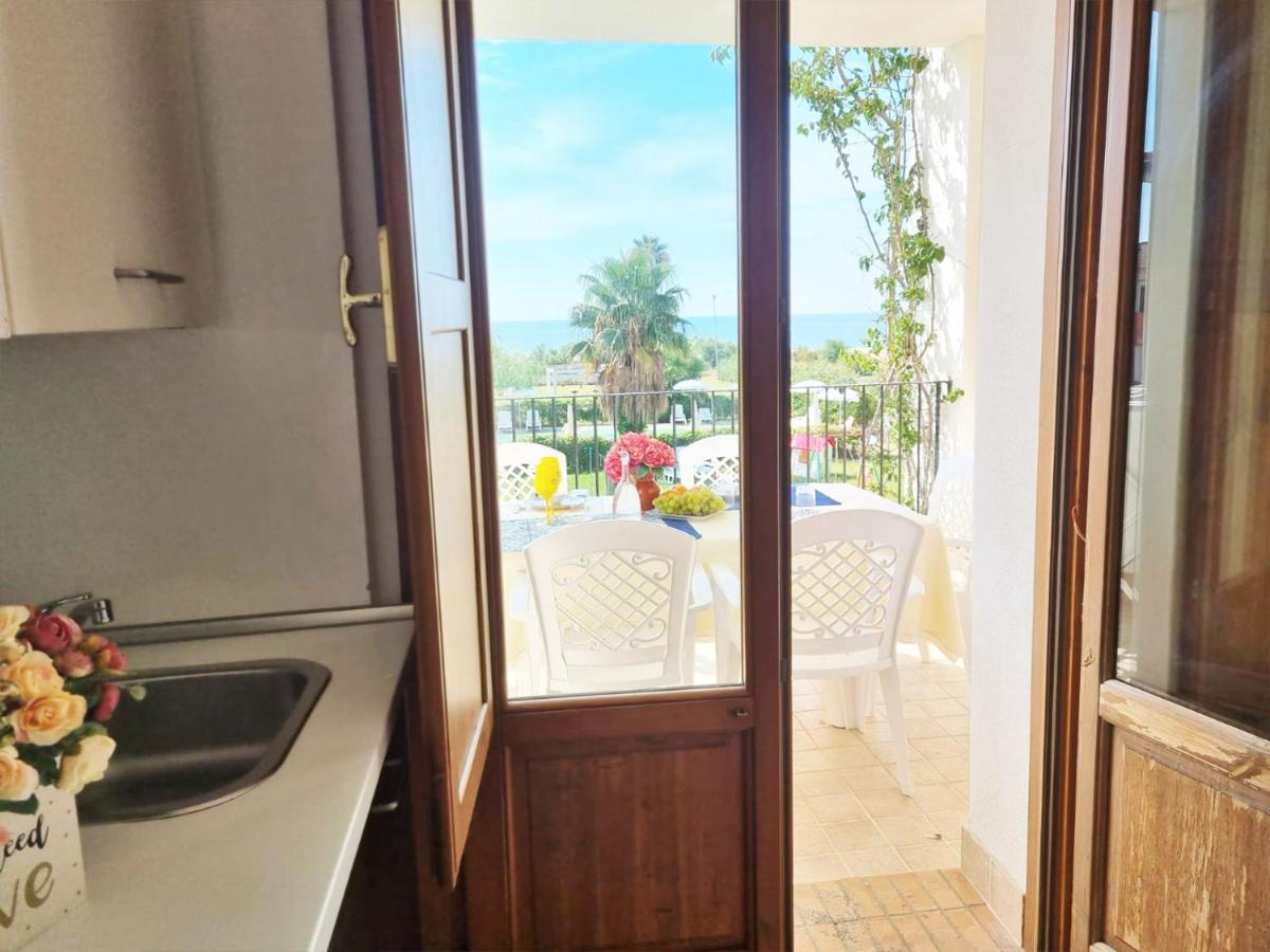 Apartment with Sea View photo 2