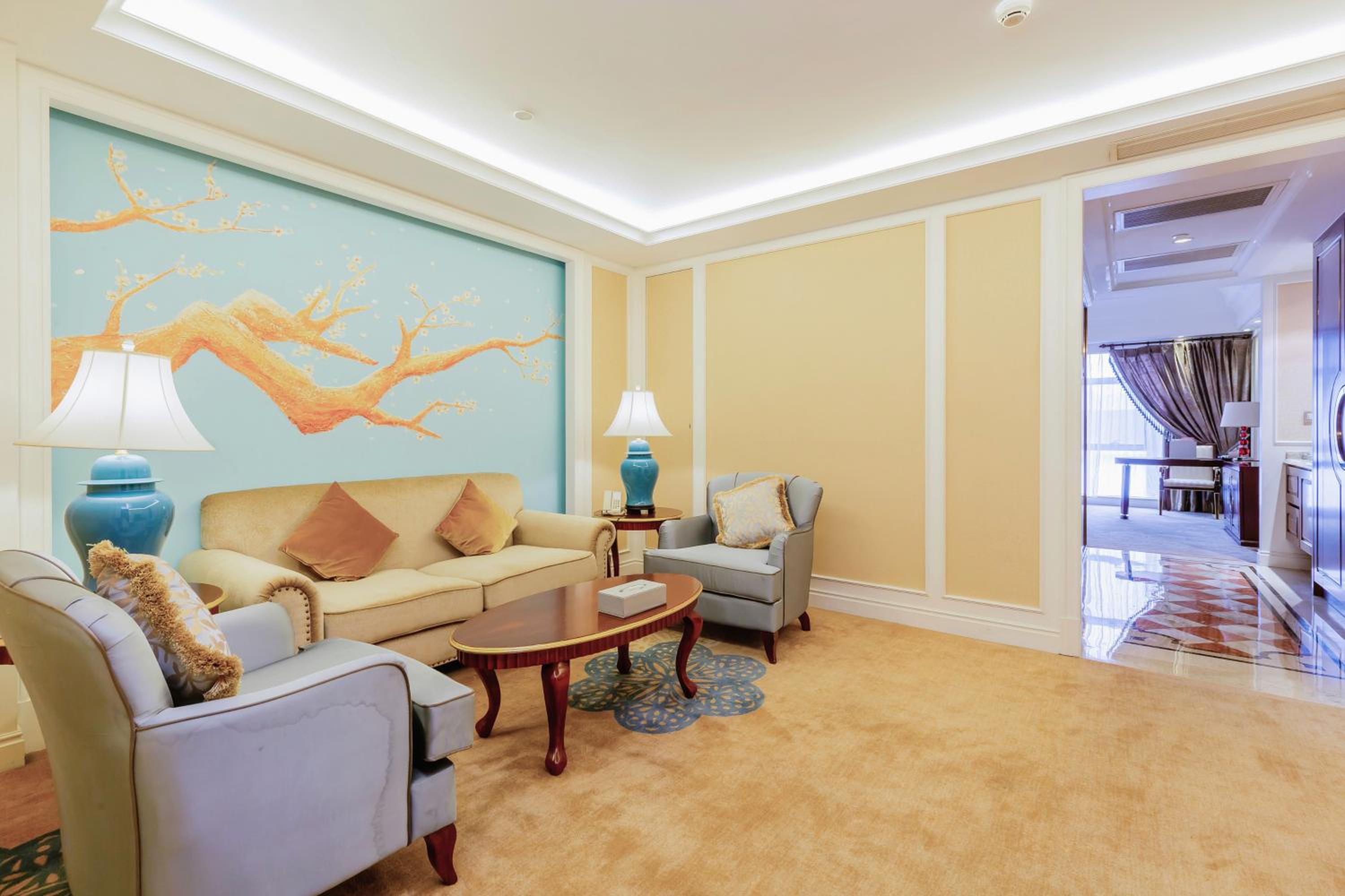 Club Suite - Non-Smoking photo 3