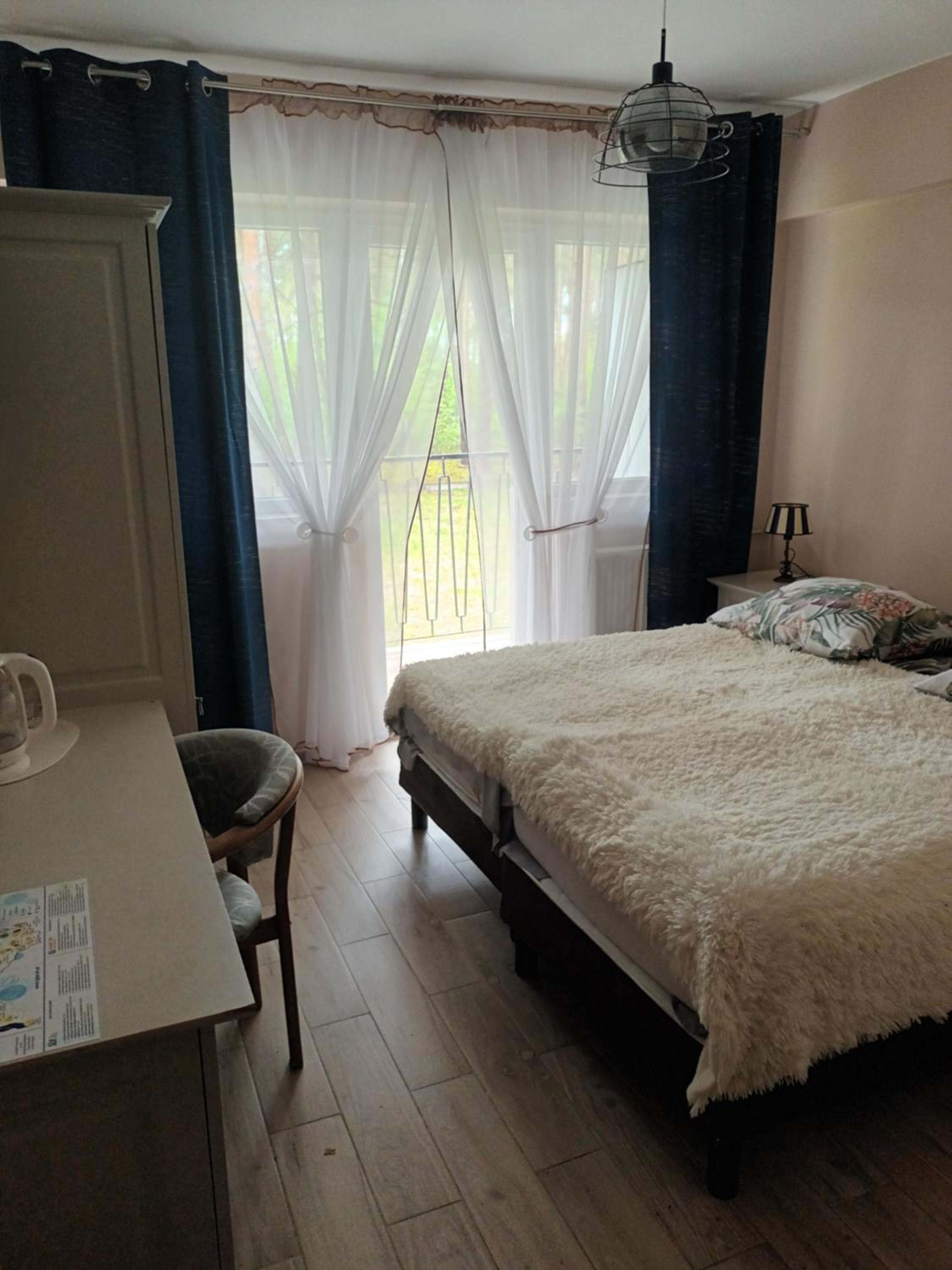 Twin Room with Private Bathroom - Photo 8