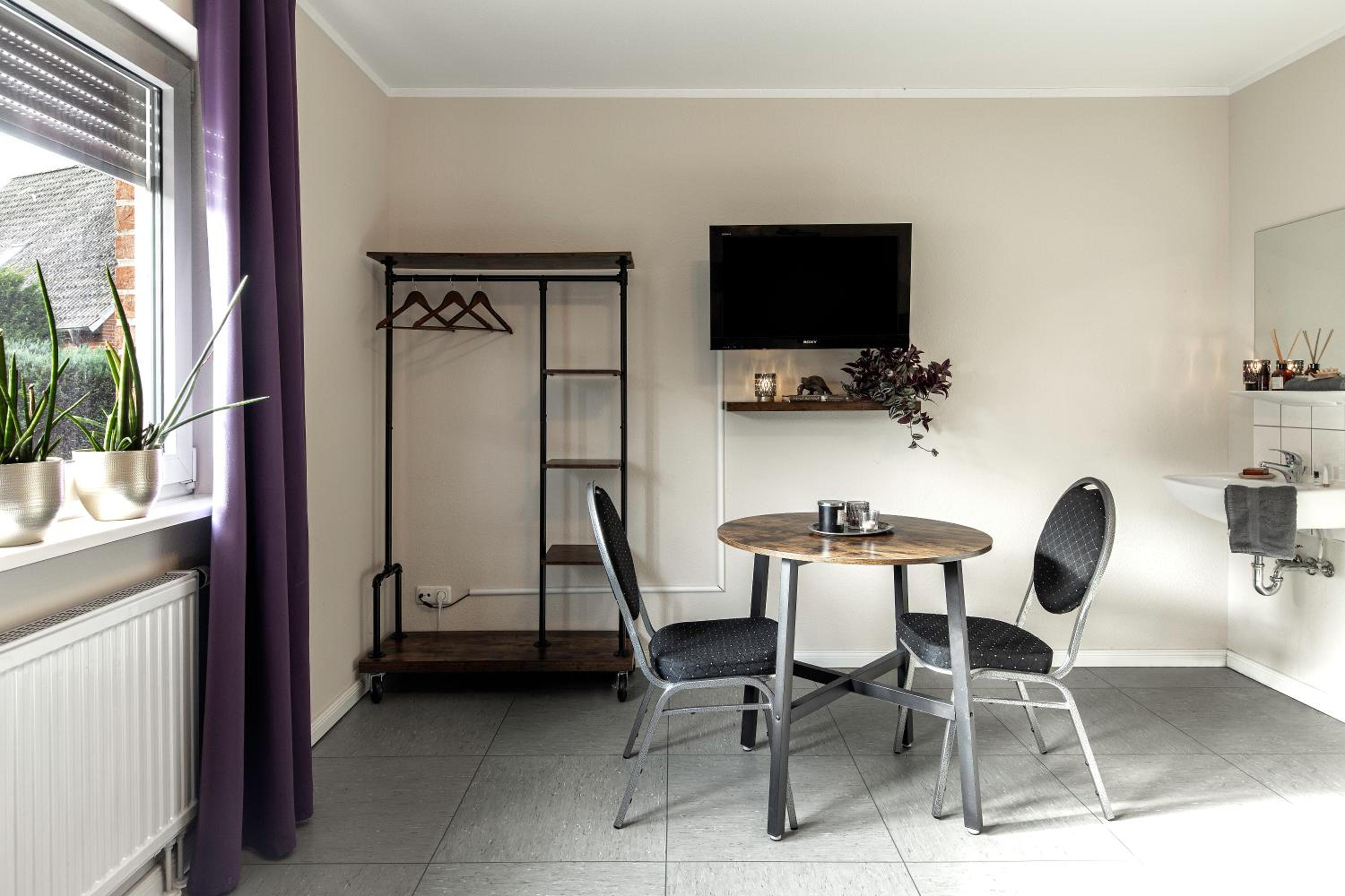 Double Room with Shared Bathroom photo 1