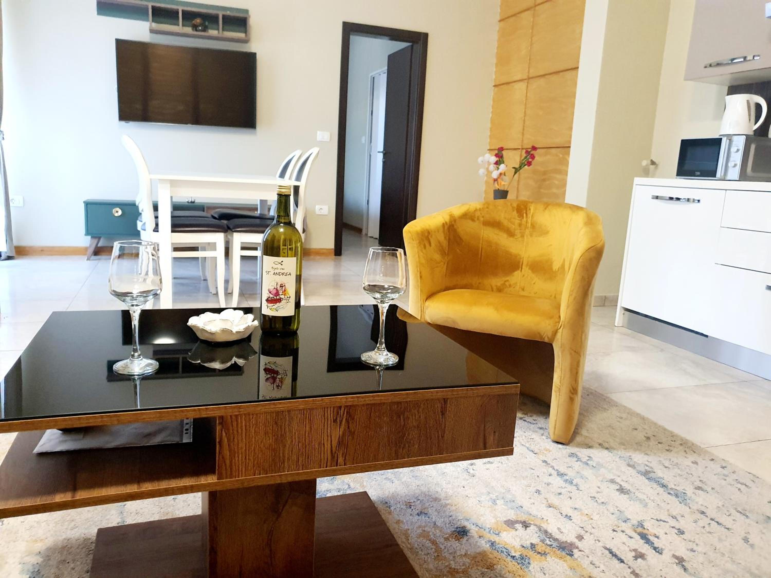 One-Bedroom Apartment - Photo 1
