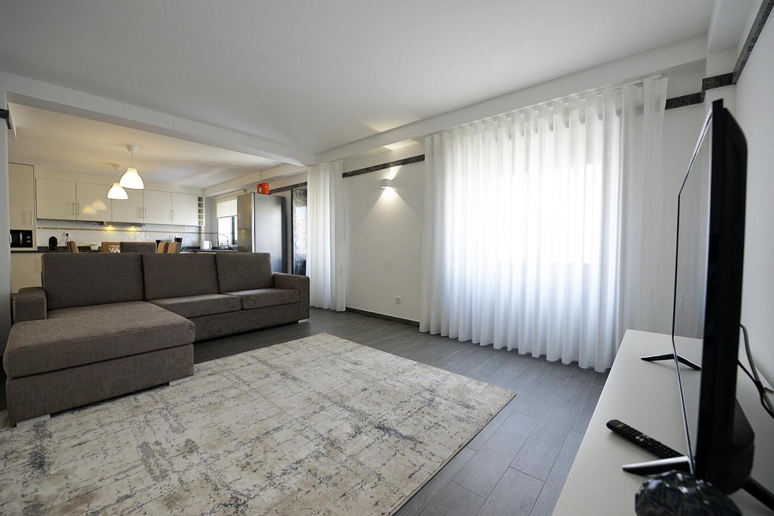 Three-Bedroom Apartment photo 2