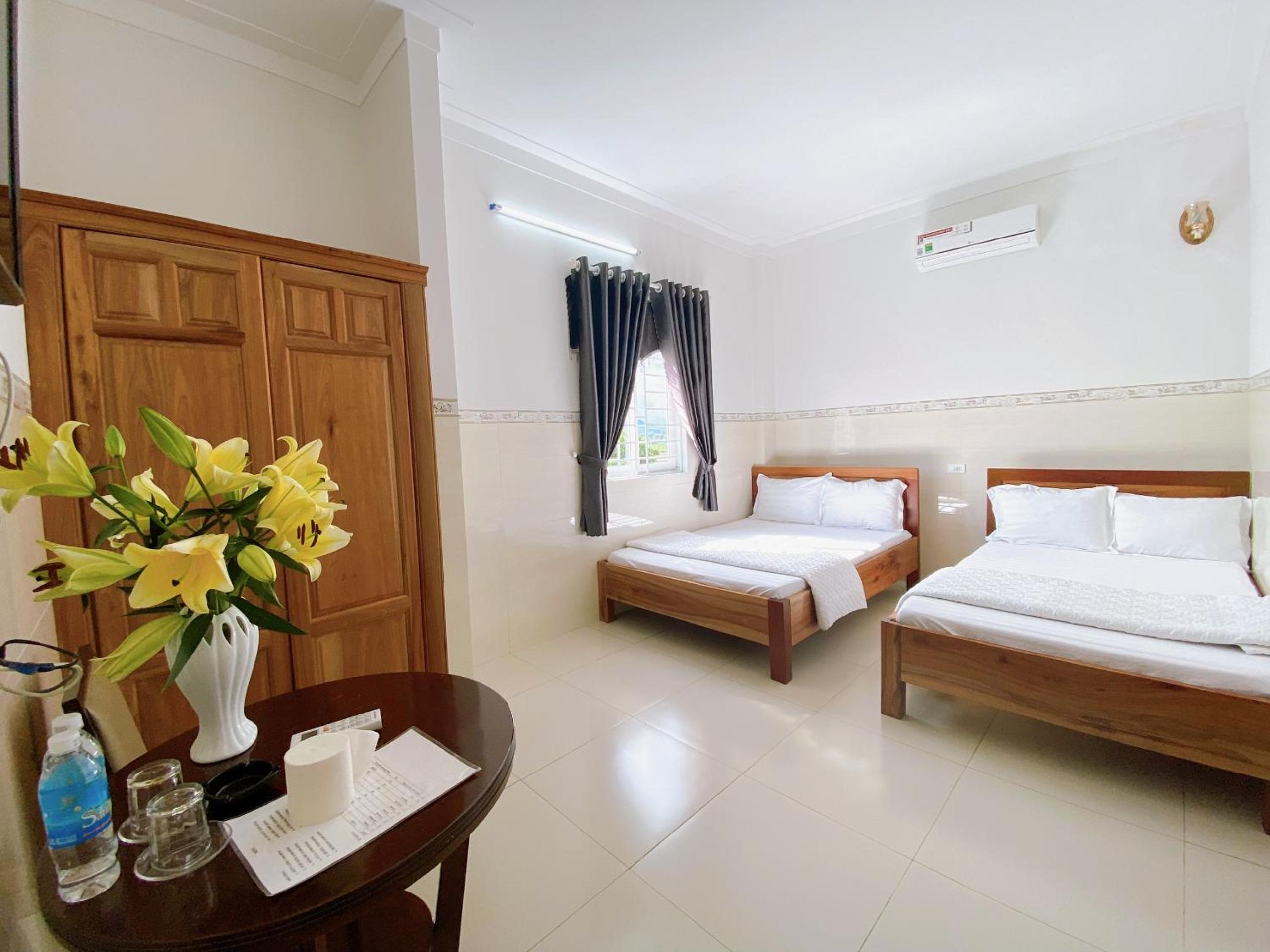 Double or Twin Room with Garden View photo 2