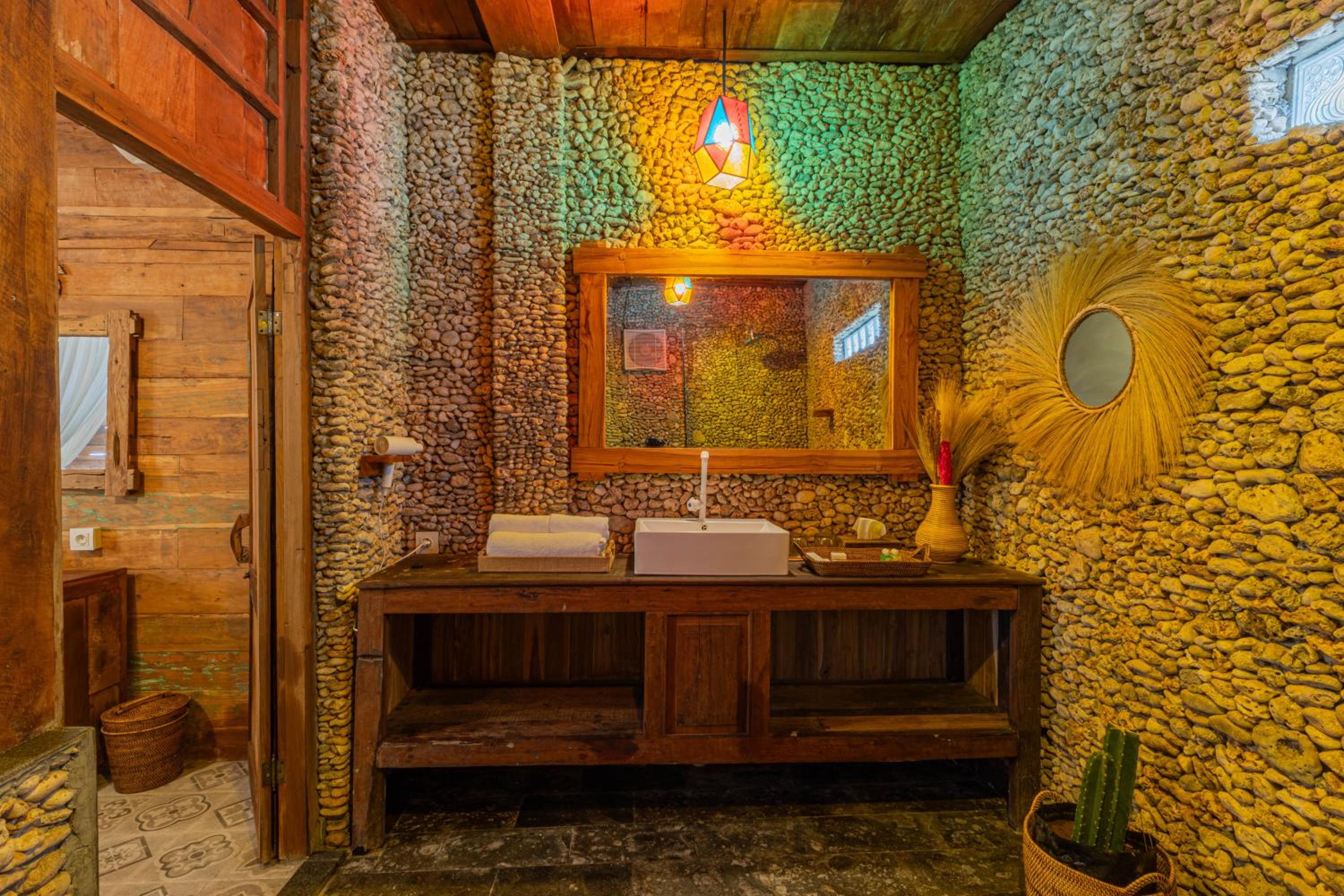 Deluxe Bungalow with Garden View - Photo 7