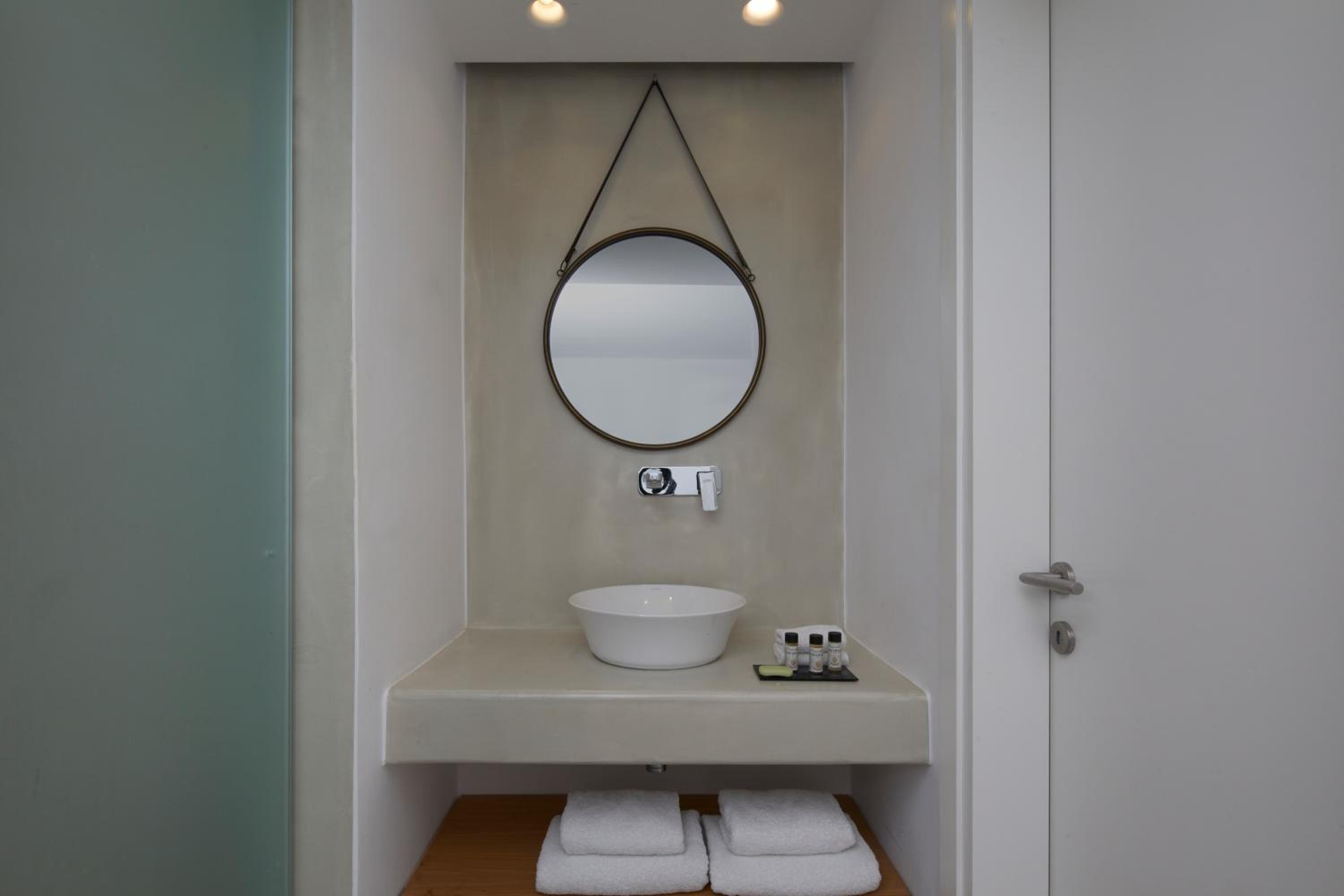 Deluxe Suite with outdoor heated Hot Hydromassage Tub - Photo 3