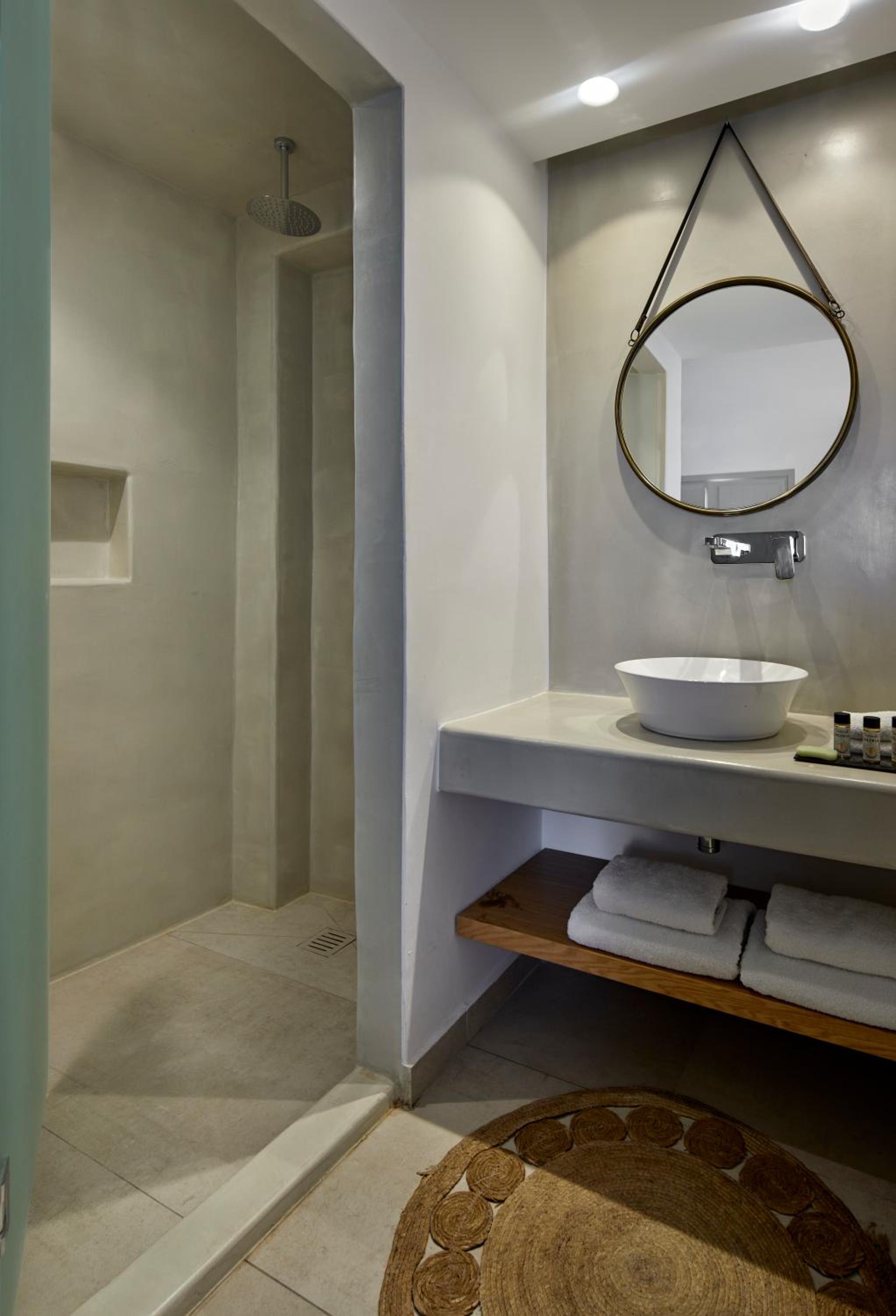 Deluxe Suite with outdoor heated Hot Hydromassage Tub - Photo 4