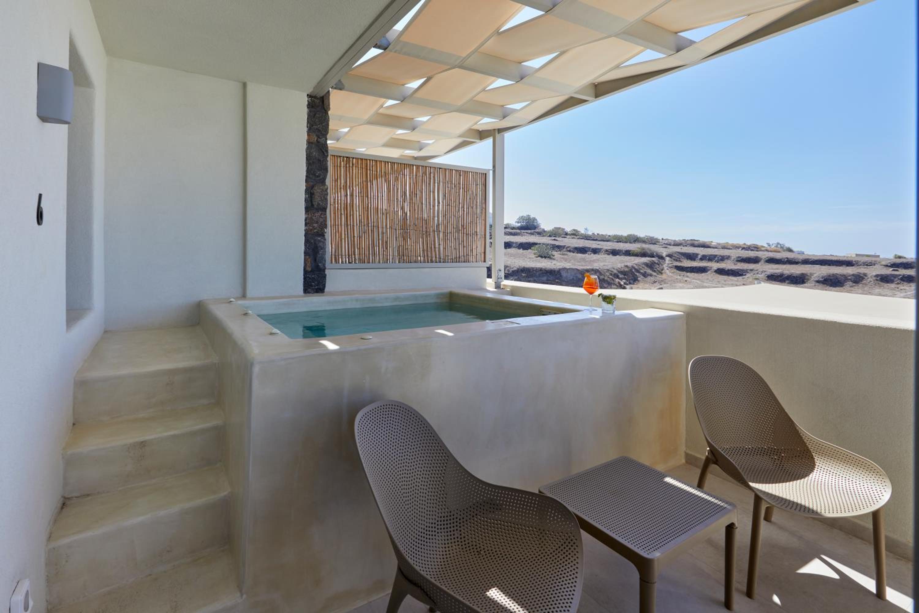Deluxe Suite with outdoor heated Hot Hydromassage Tub - Photo 6