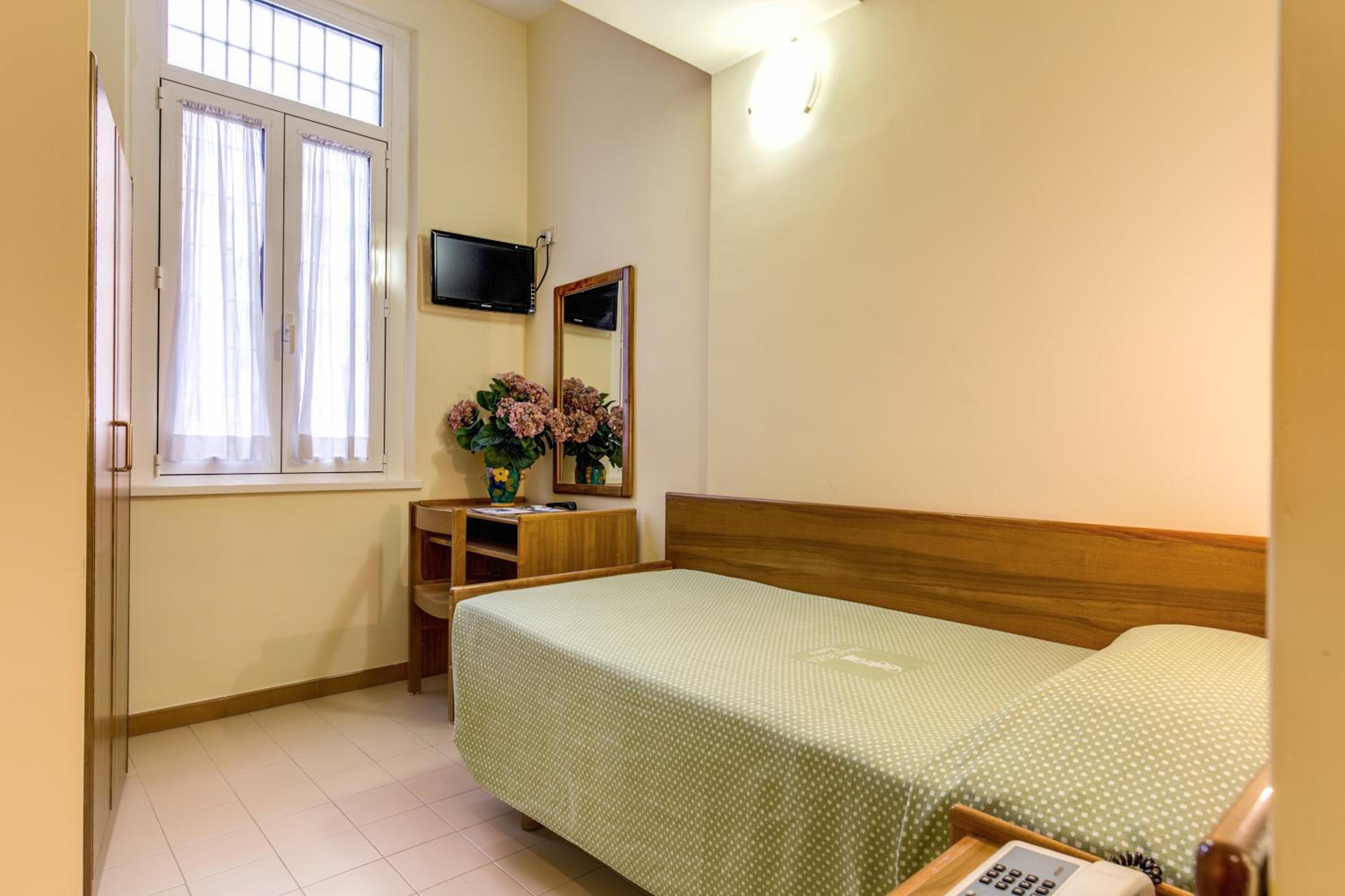 Single Room photo 1