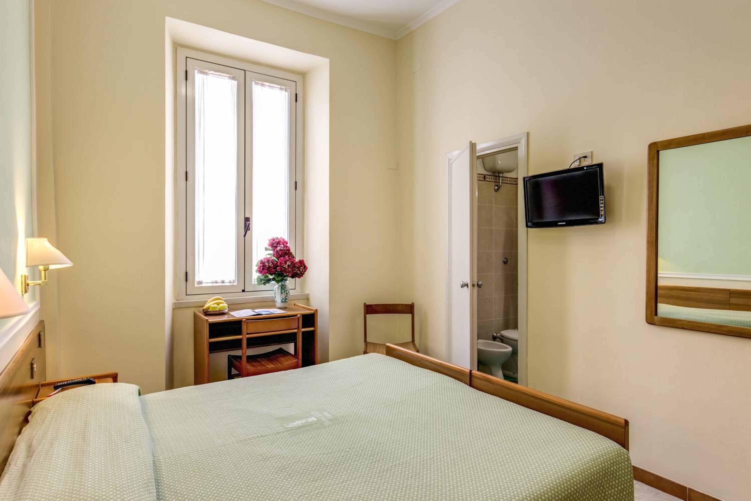 Single Room photo 2